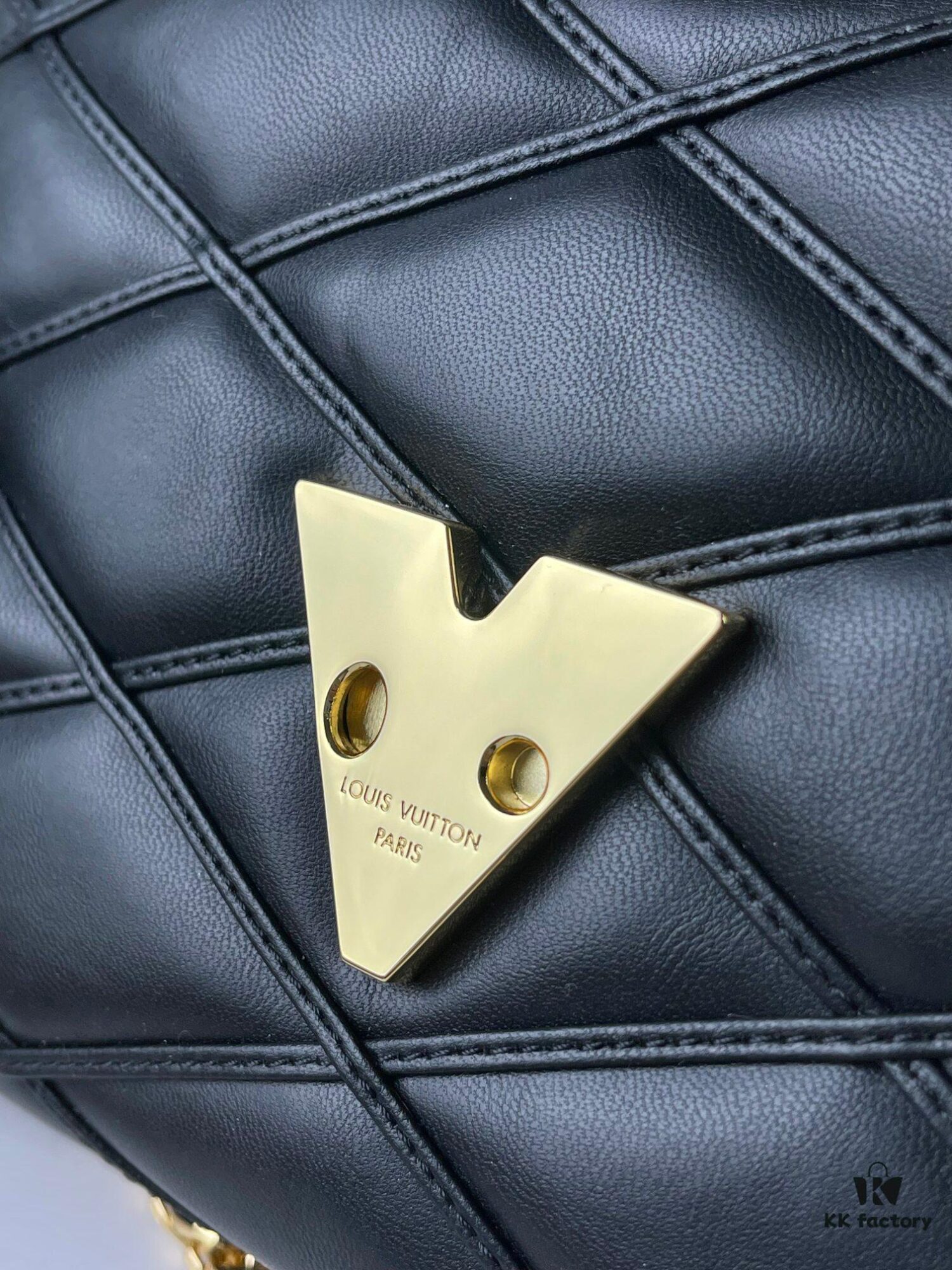 693087686e68136f4d9a871b Top-tier Original Order Exclusive Real Shot M22891 Black Full Leather Quilted Chain Bag Series GO-14 Teist Medium Handbag M22890
