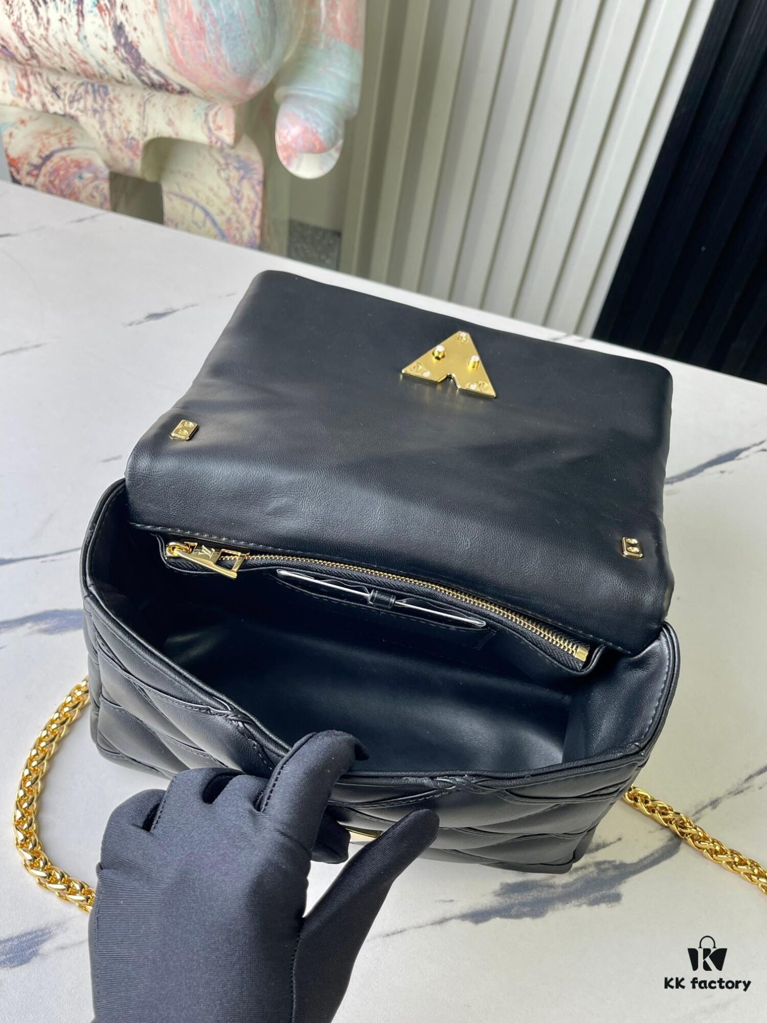 693087696e68136f4d9a871f Top-tier Original Order Exclusive Real Shot M22891 Black Full Leather Quilted Chain Bag Series GO-14 Teist Medium Handbag M22890
