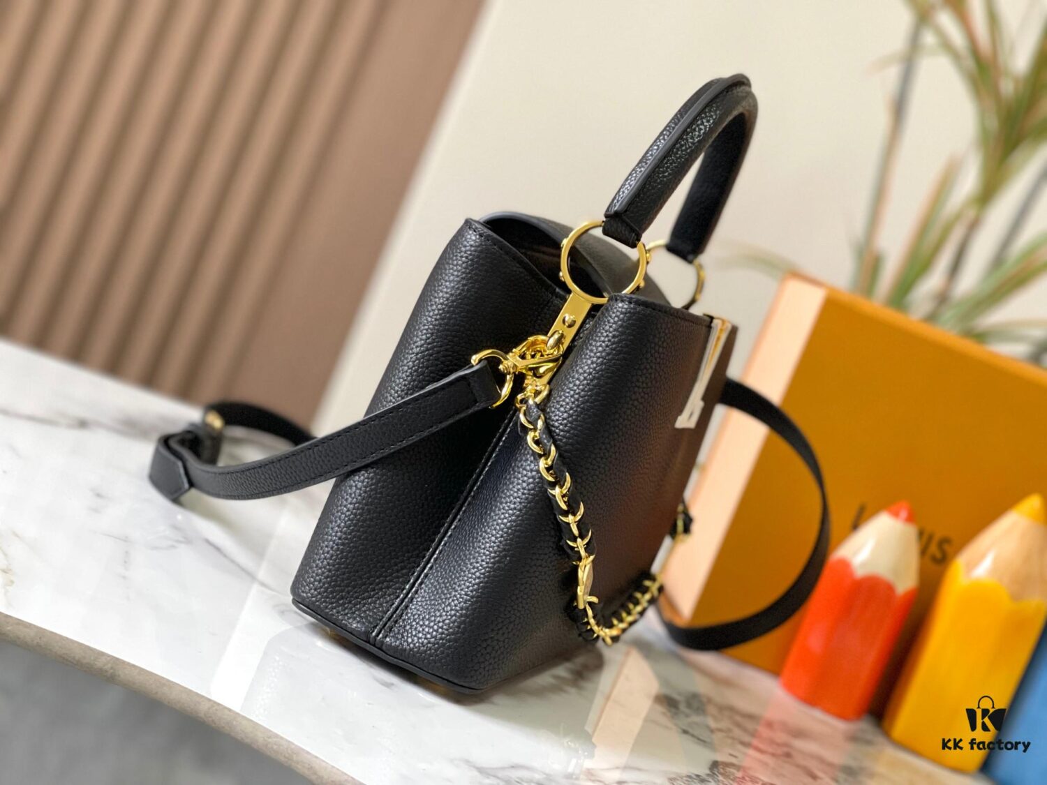 6930879a6e68136f4d9a8771 Upgraded M23951 Black Capucines Medium Handbag