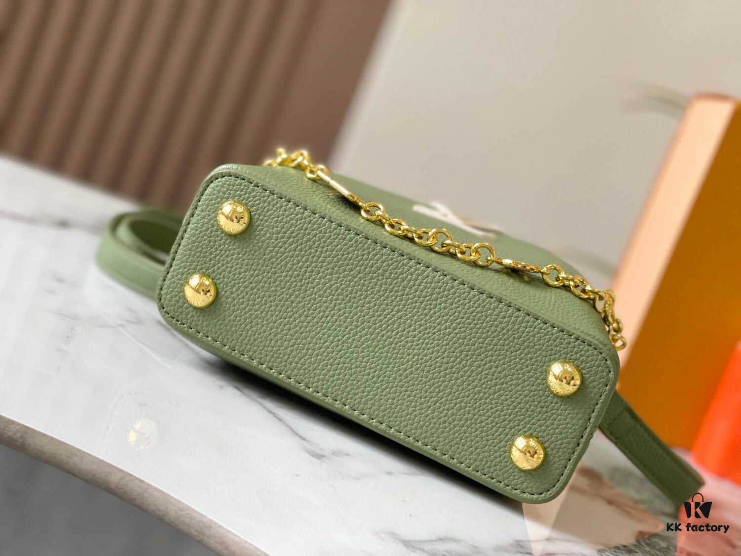 693087ca6e68136f4d9a87c9 Upgraded M23950 Green Mini Capucines Handbag with Lovelock Chain
