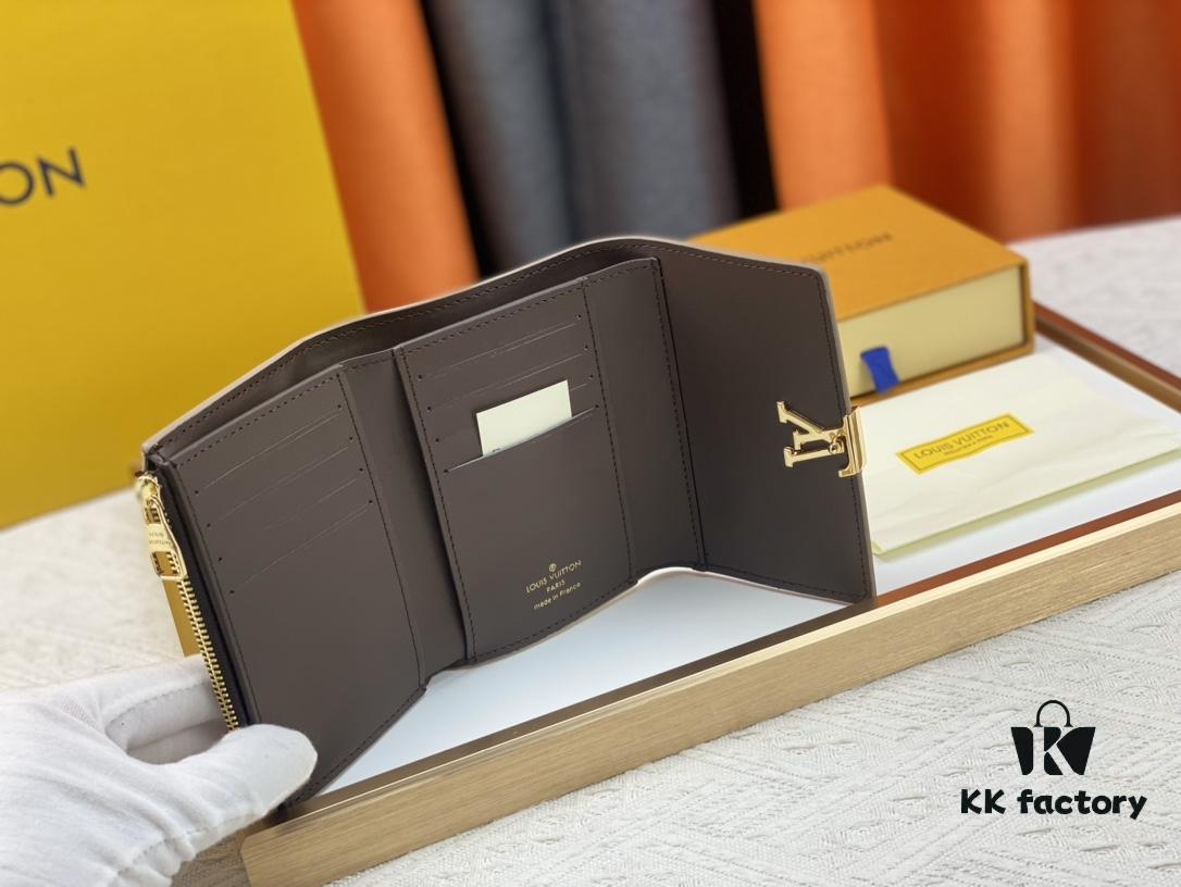 693088046e68136f4d9a885d M62157/62158 Soft Leather Wallet with LV Logo Wrap, Inspired by Iconic Design Lines