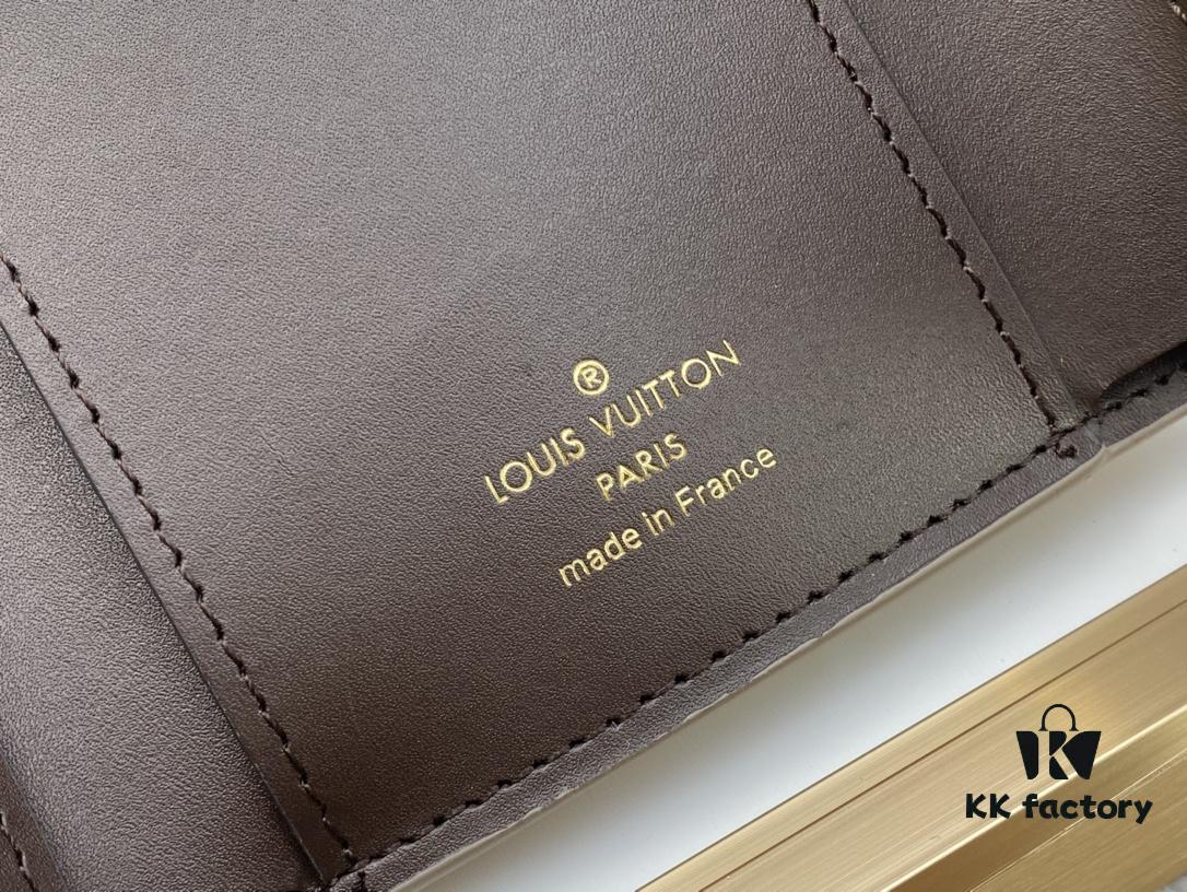 693088056e68136f4d9a885e M62157/62158 Soft Leather Wallet with LV Logo Wrap, Inspired by Iconic Design Lines