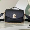 M22952 Brown M22792 Gray M22735 Black Top-Quality Original Surplus Oxford Handbag Made of Soft Grained Leather with Shining Metal Hardware Showcasing Brand Elegance