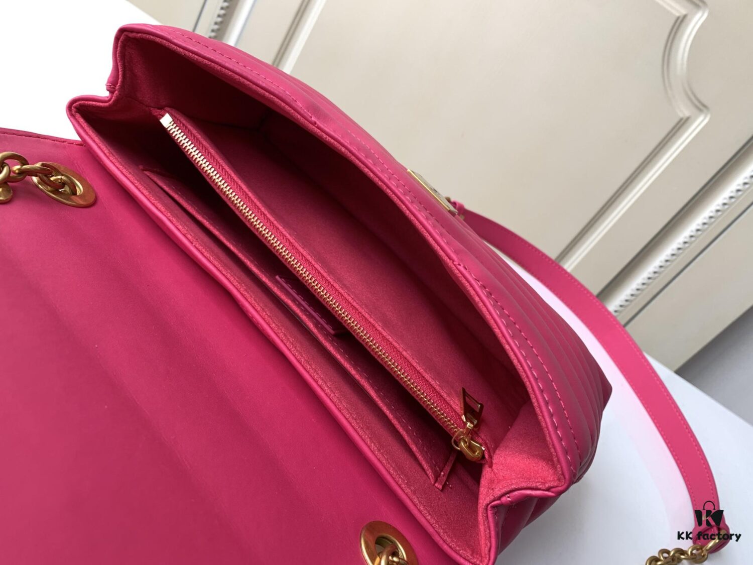 6930881e6e68136f4d9a8891 Haiyuan Original M58553 Rose Red LV New Wave Chain Bag with V-Shaped Quilting