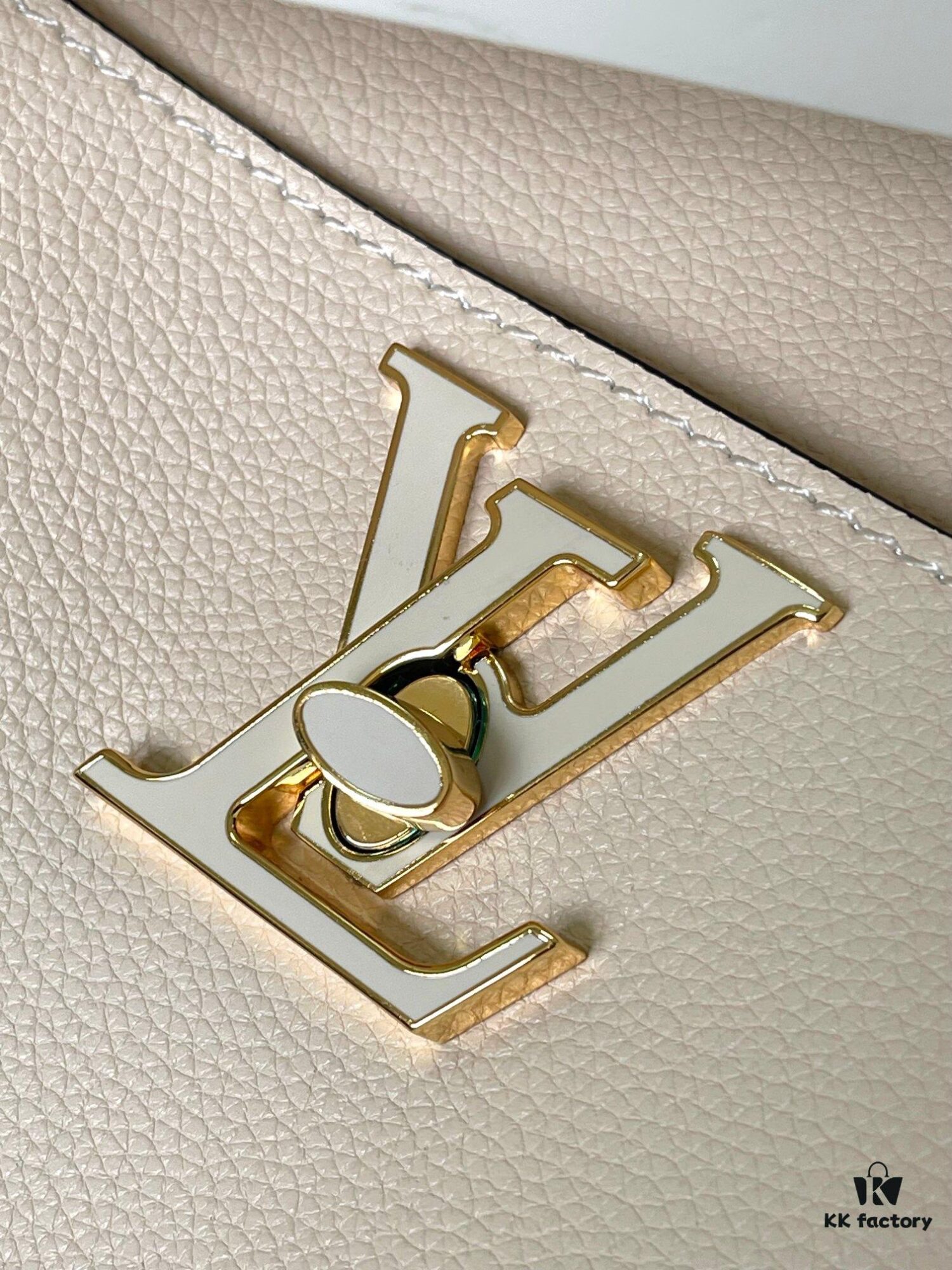 6930882b6e68136f4d9a88ac Haivan Official Solo Real Shot Full Leather Bucket Bag Chain Bag Series Lock and Walk Handbag M24006 Black M24638 White M24165 Brown