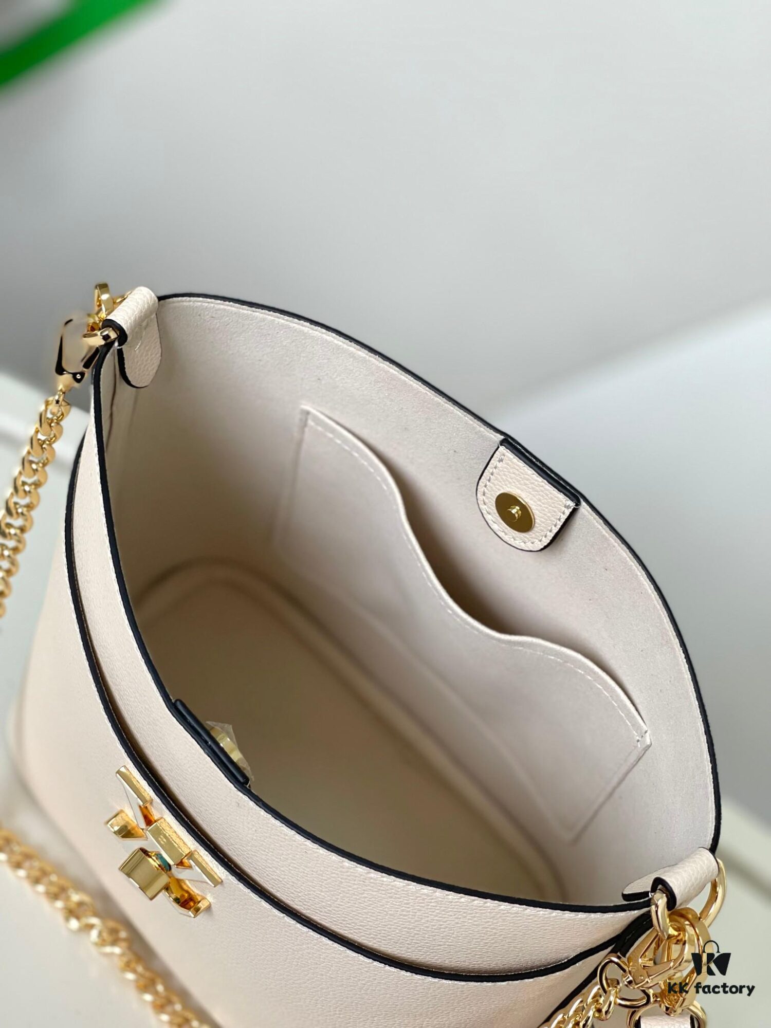 6930882e6e68136f4d9a88af Haivan Official Solo Real Shot Full Leather Bucket Bag Chain Bag Series Lock and Walk Handbag M24006 Black M24638 White M24165 Brown