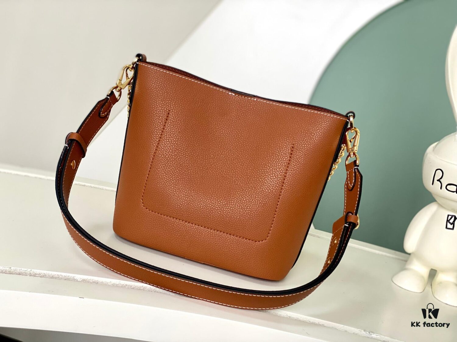 693088346e68136f4d9a88bb Haiyuan Export Genuine Leather Bucket Bag Chain Bag Series Lock and Walk Handbag M24006 Black M24638 White M24165 Brown