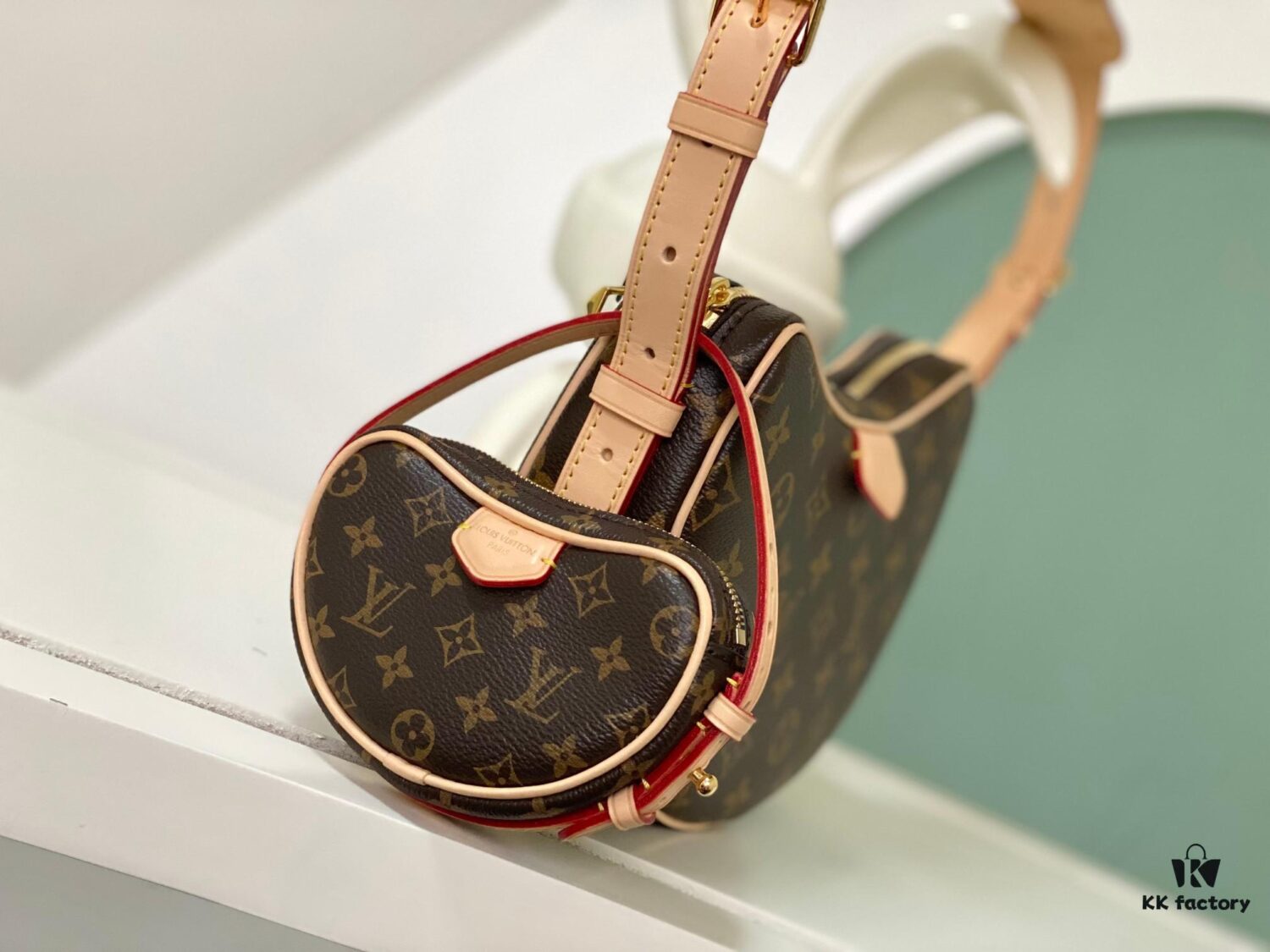 6930883c6e68136f4d9a88cc Exclusive Real Shot from Haiyuan: M46828 New Arrival LV 2024 Latest Monogram Horn Shoulder Strap Adjustable Pea Bag with Additional Pendant Pouch