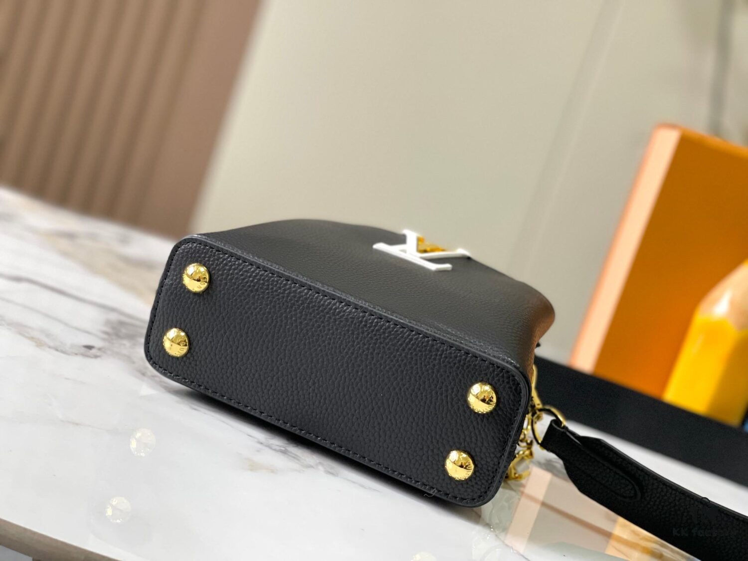 6930884a6e68136f4d9a88e9 Upgraded M23198 Black Gold-Tone Capucines Mini Handbag