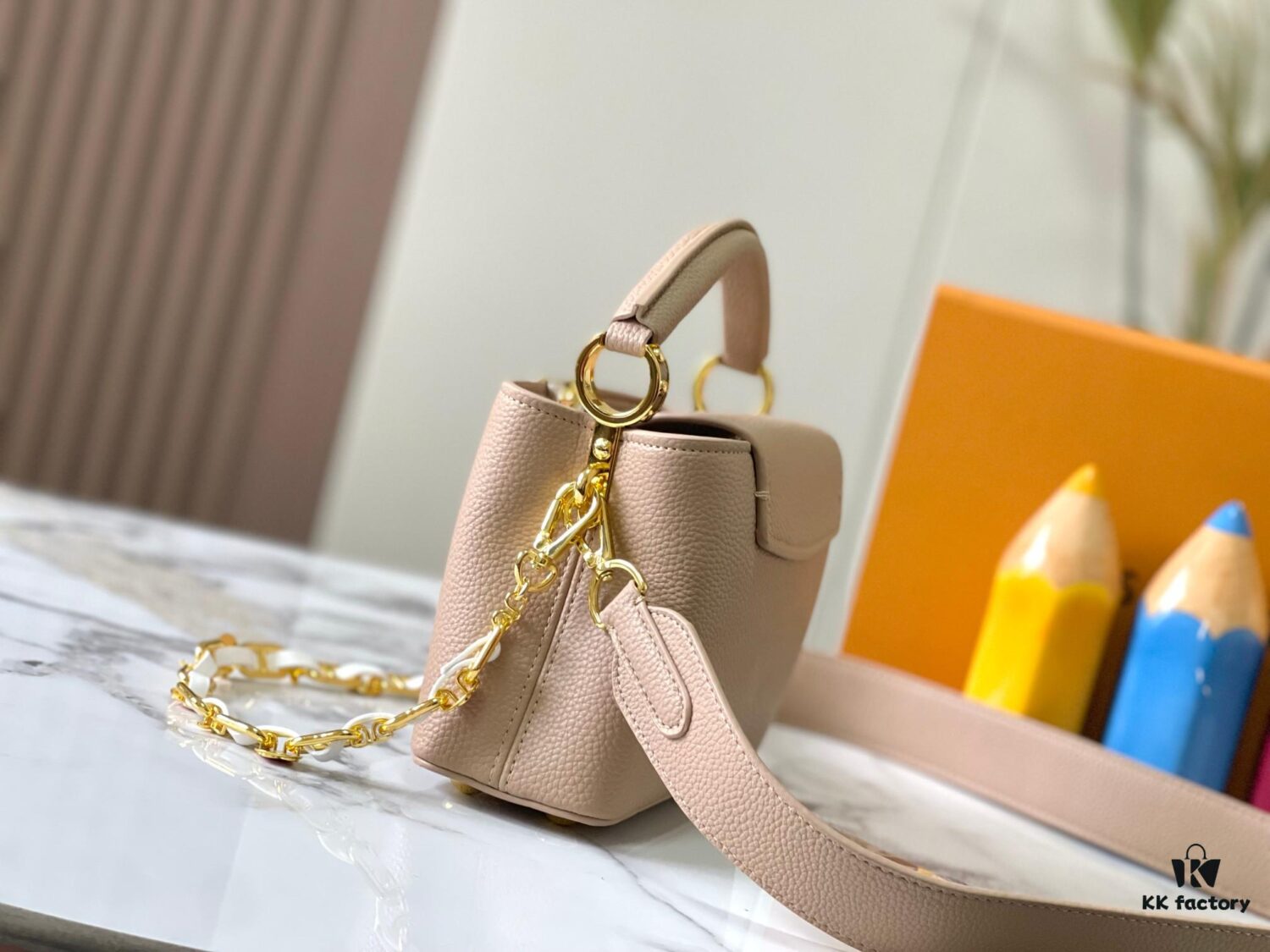 6930884d6e68136f4d9a88f0 Upgraded M23198 Beige Gold-Tone Capucines Mini Handbag