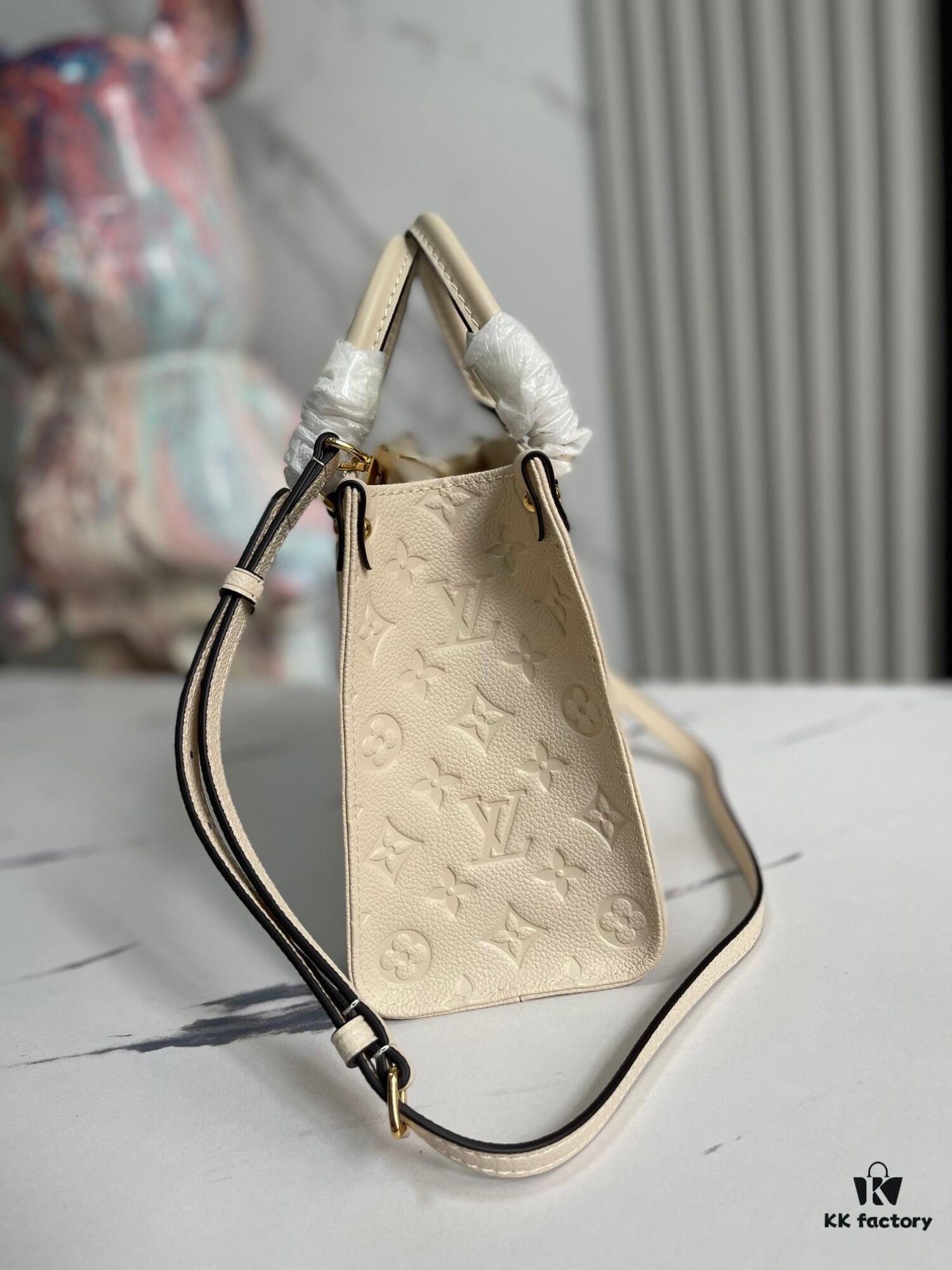 693088d46e68136f4d9a8a27 Top-Quality Original Order, Exclusive Real Photos M45653 White Embossed M46569 OnTheGo Small Tote Bag