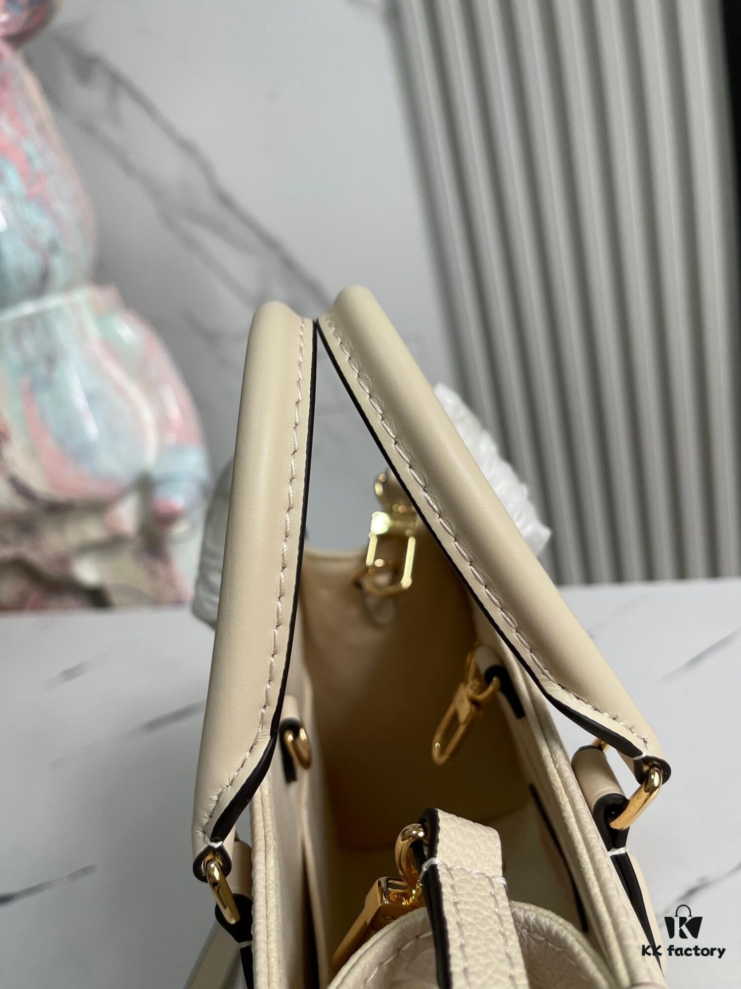 693088d46e68136f4d9a8a29 Top-Quality Original Order, Exclusive Real Photos M45653 White Embossed M46569 OnTheGo Small Tote Bag