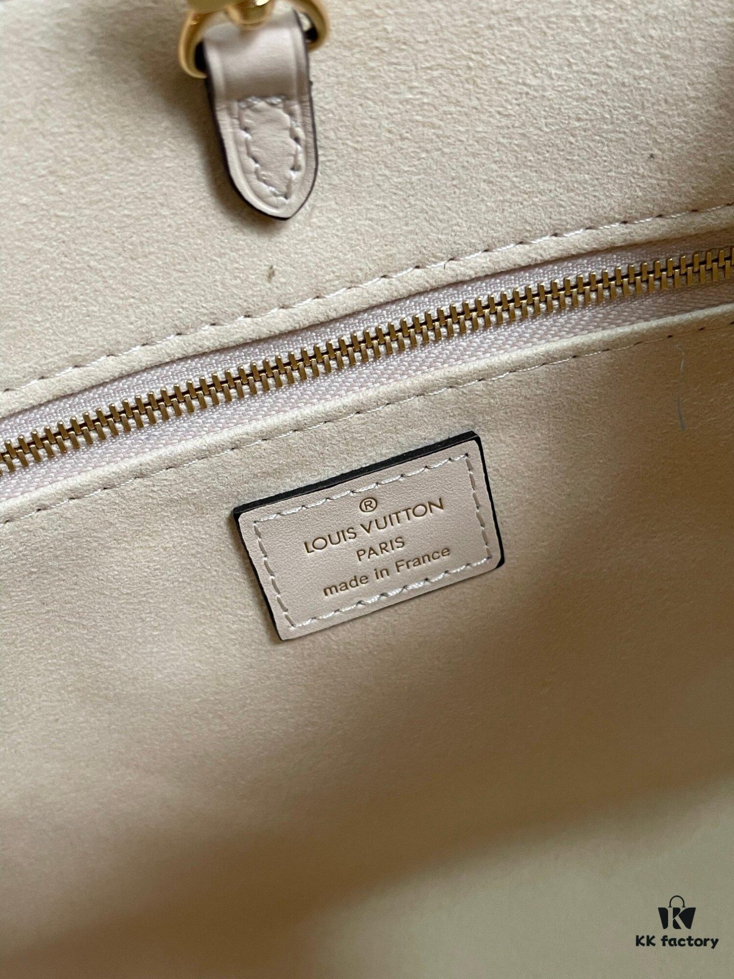 693088d66e68136f4d9a8a2e Top-Quality Original Order, Exclusive Real Photos M45653 White Embossed M46569 OnTheGo Small Tote Bag