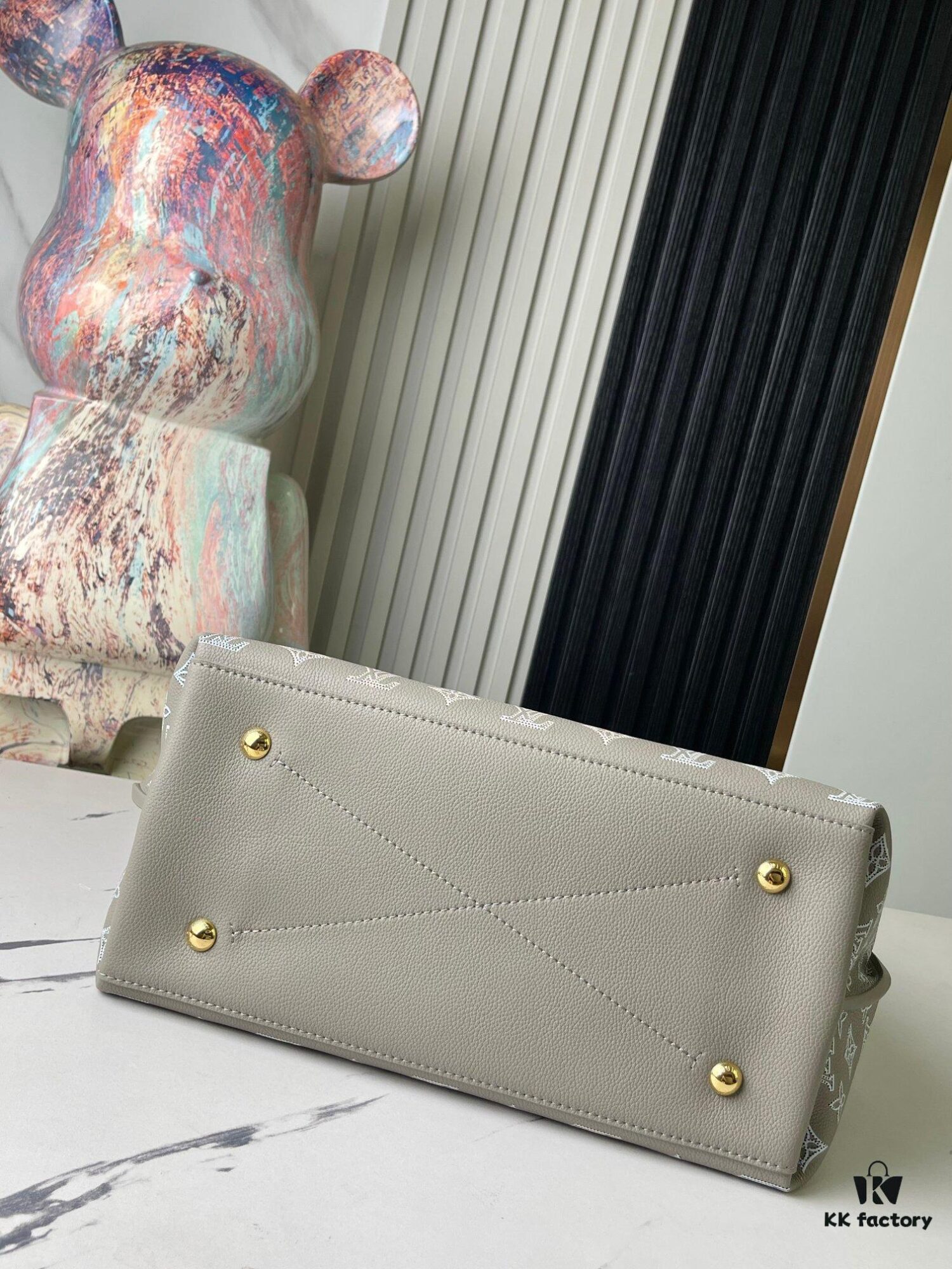 693088e86e68136f4d9a8a4d Top Quality Original Order Exclusive Real Shot M23396 M53188 M21299 Black and White Printed Handbag