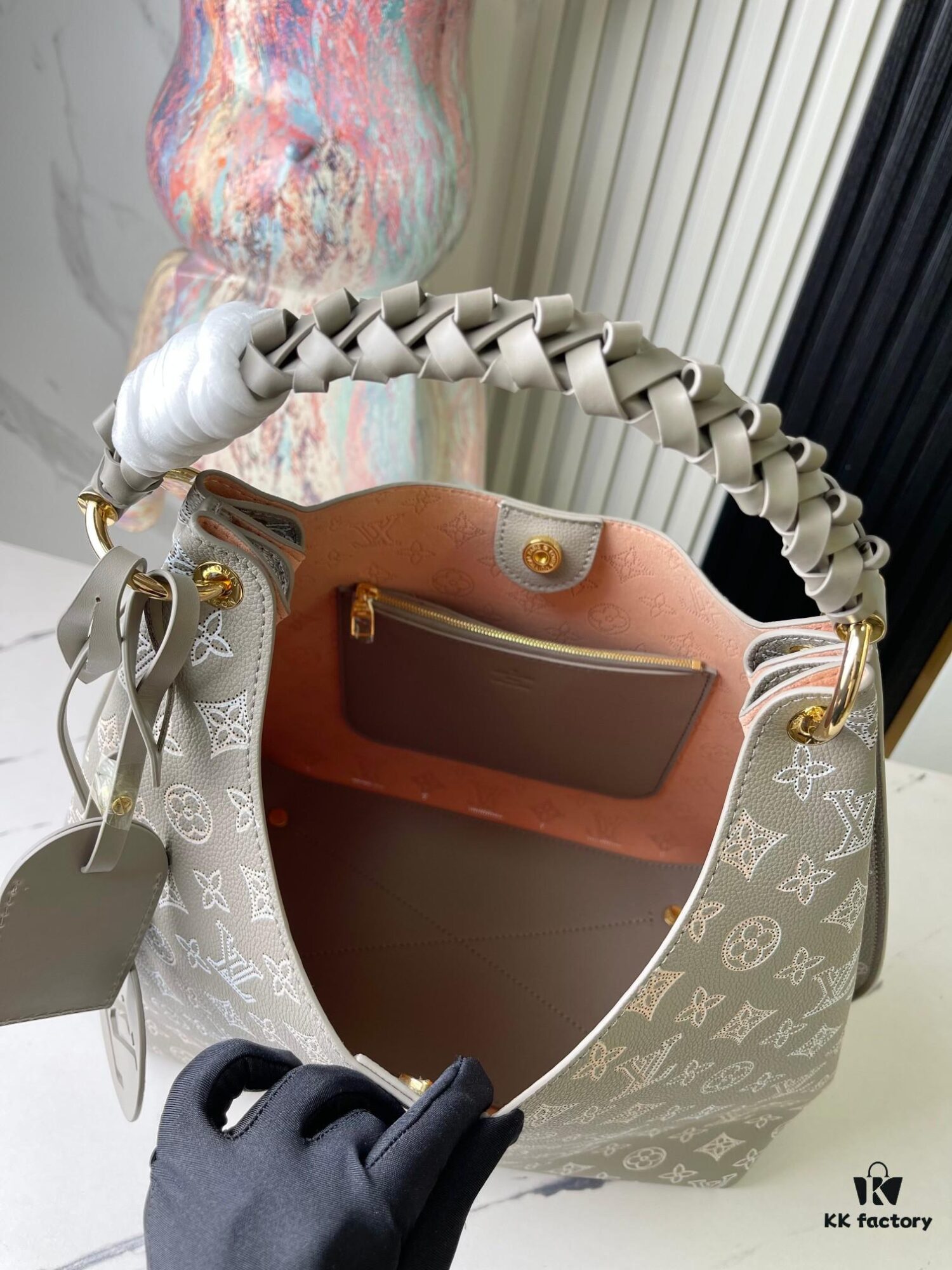 693088ea6e68136f4d9a8a53 Top Quality Original Order Exclusive Real Shot M23396 M53188 M21299 Black and White Printed Handbag