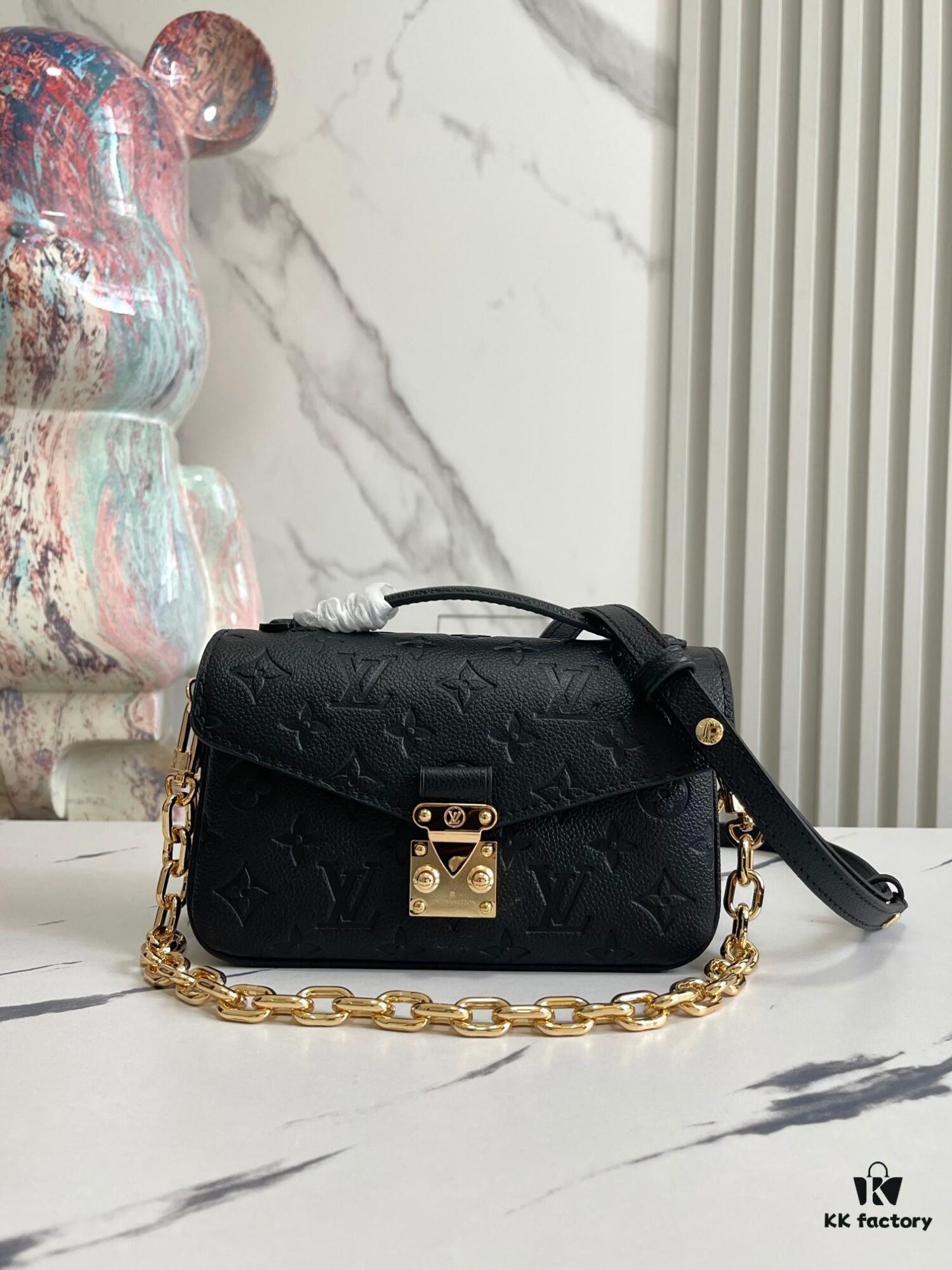 693088fb6e68136f4d9a8a6d Top-Quality Original Order Exclusive Real Photo M46595 Black Full Leather Messenger Bag Series Small East West Métis Handbag