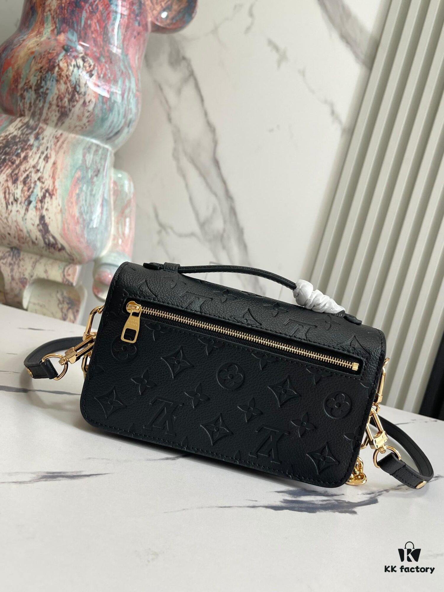 693088fc6e68136f4d9a8a71 Top-Quality Original Order Exclusive Real Photo M46595 Black Full Leather Messenger Bag Series Small East West Métis Handbag
