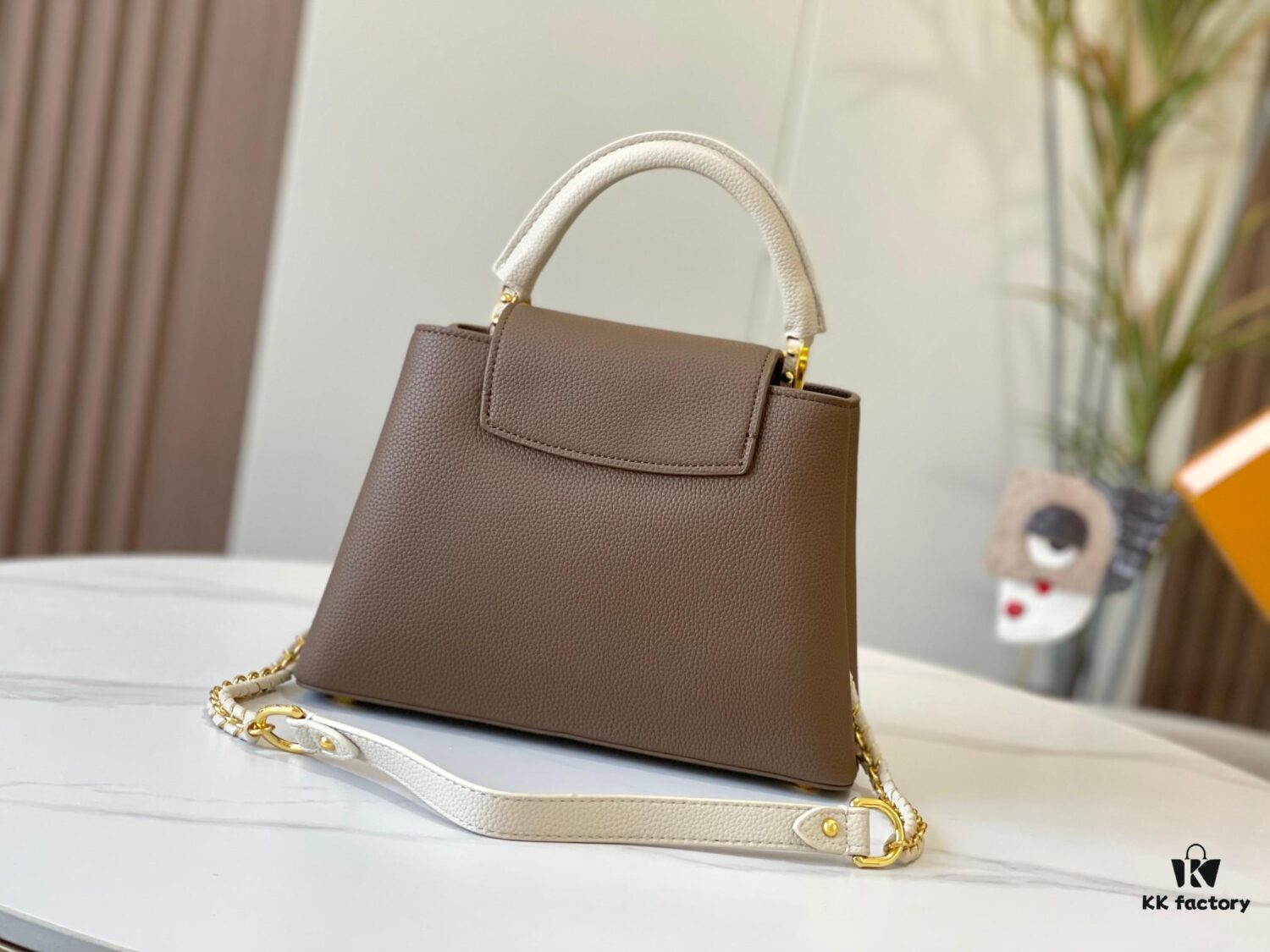 6930890f6e68136f4d9a8a92 Exclusive On-Site Photo - Factory Outlet M59512 m59653 Capucines BB Handbag in Taurillon Leather