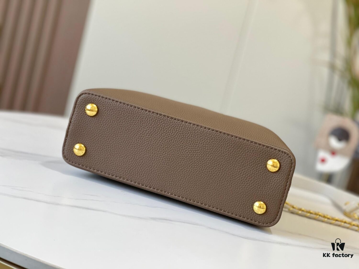 693089126e68136f4d9a8a94 Exclusive On-Site Photo - Factory Outlet M59512 m59653 Capucines BB Handbag in Taurillon Leather