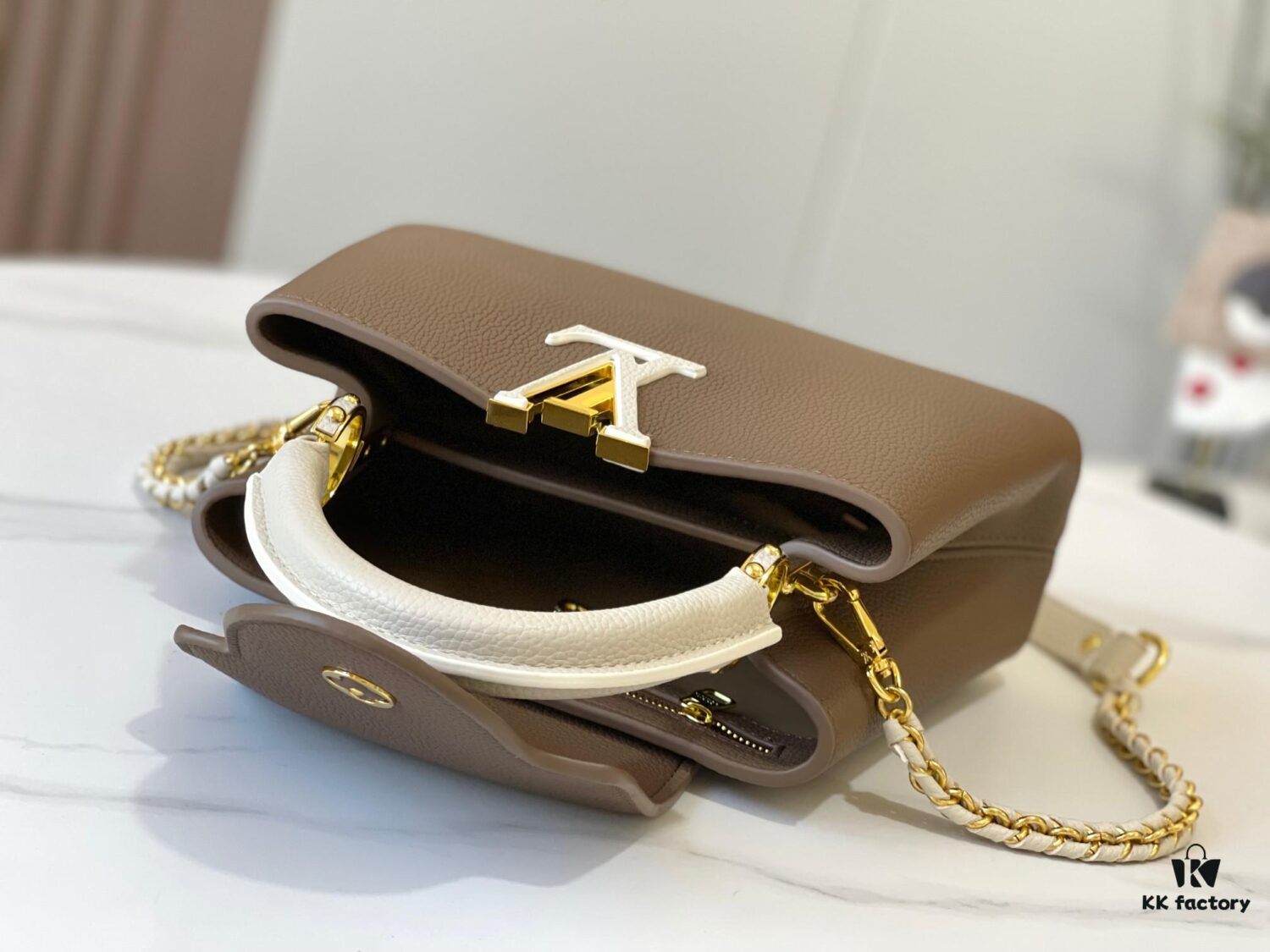 693089136e68136f4d9a8a96 Exclusive On-Site Photo - Factory Outlet M59512 m59653 Capucines BB Handbag in Taurillon Leather