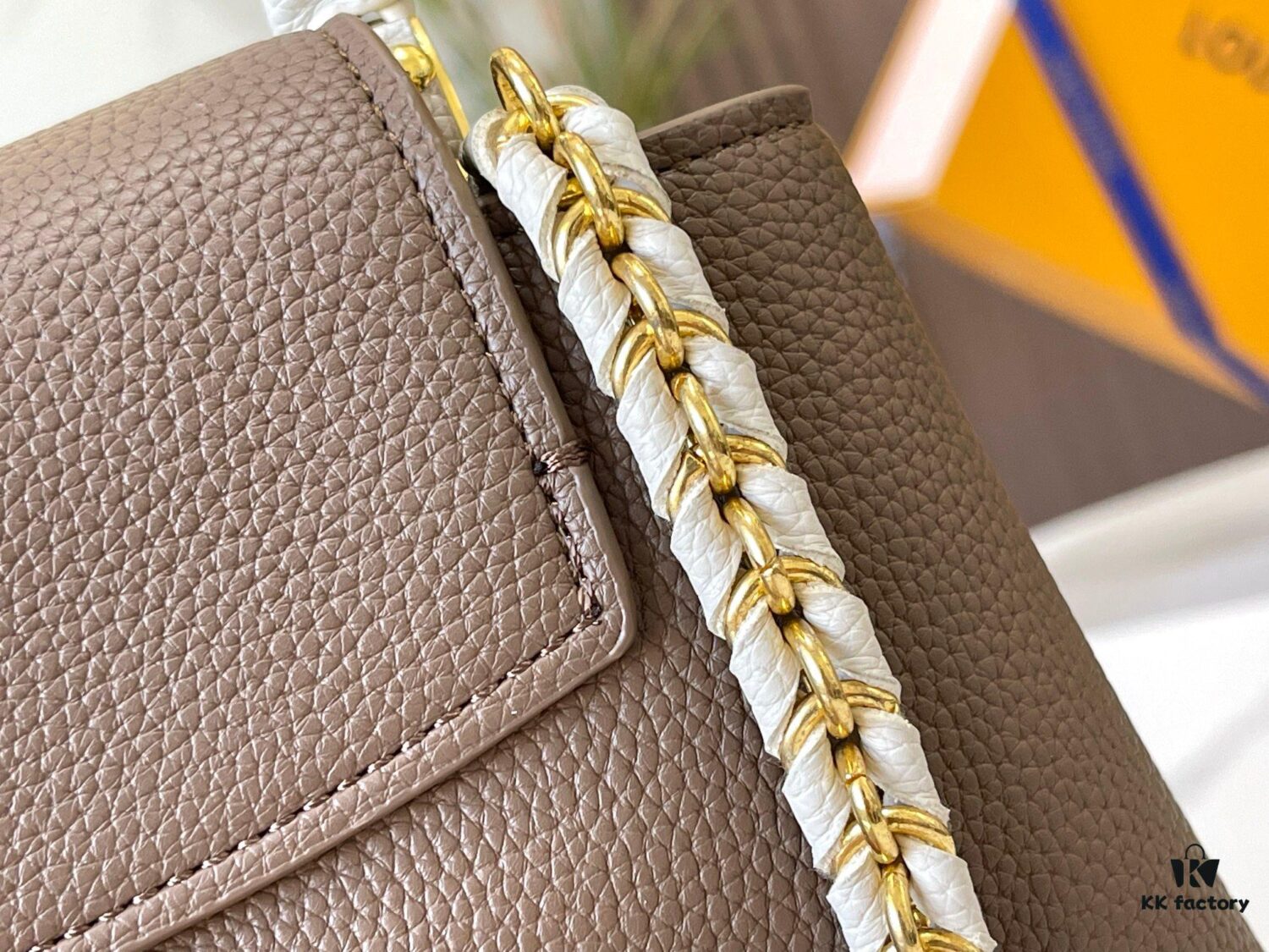 693089146e68136f4d9a8a98 Exclusive On-Site Photo - Factory Outlet M59512 m59653 Capucines BB Handbag in Taurillon Leather
