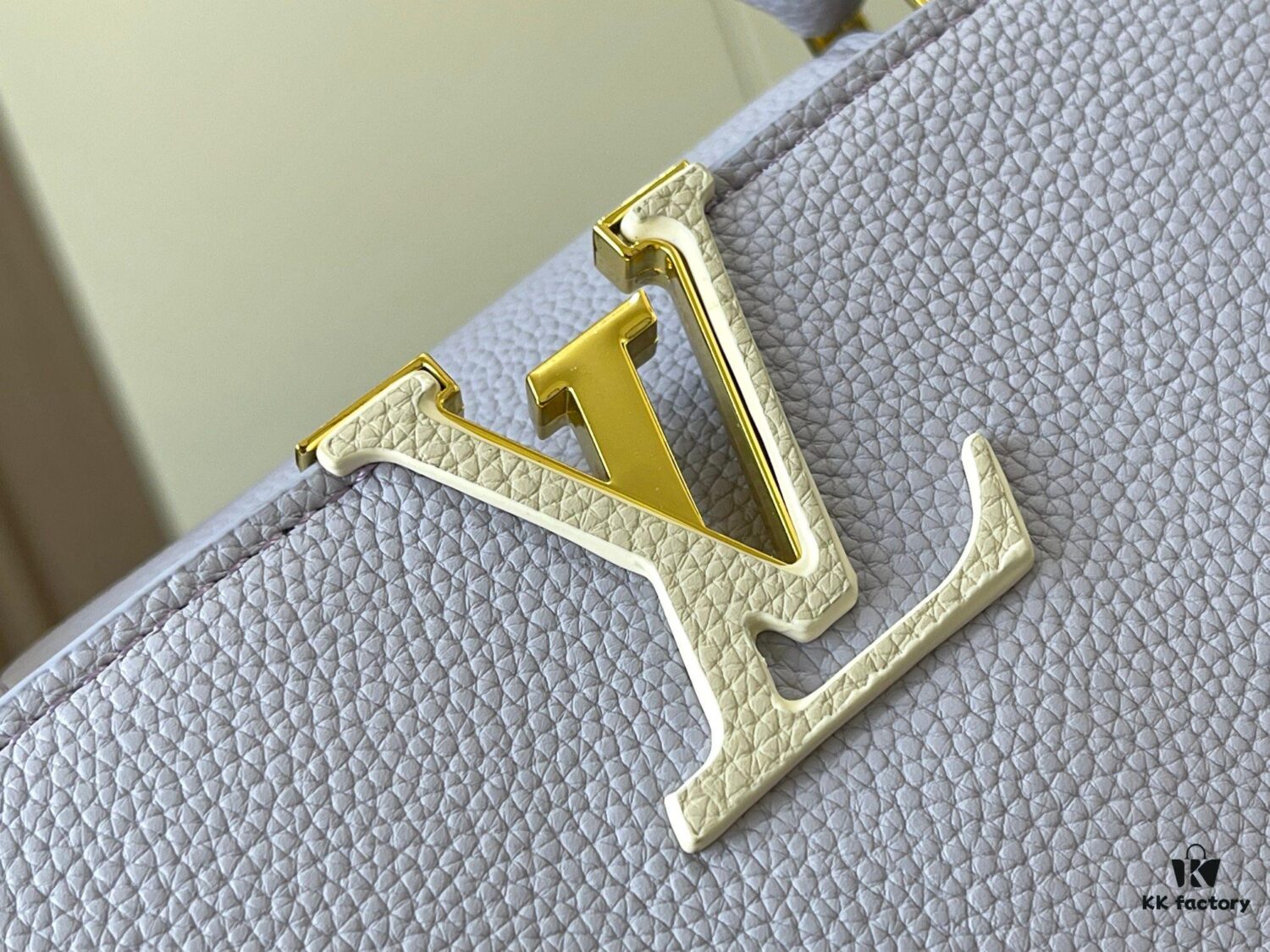 693089196e68136f4d9a8a9f Exclusive On-Site Photo - Factory Outlet M59512 m59653 Capucines BB Handbag in Taurillon Leather