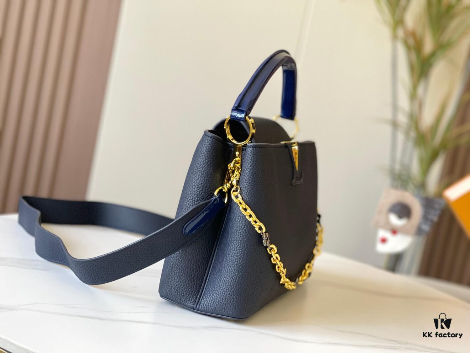 693089366e68136f4d9a8ad2 Upgraded M59209 Blue Capucines Medium Handbag