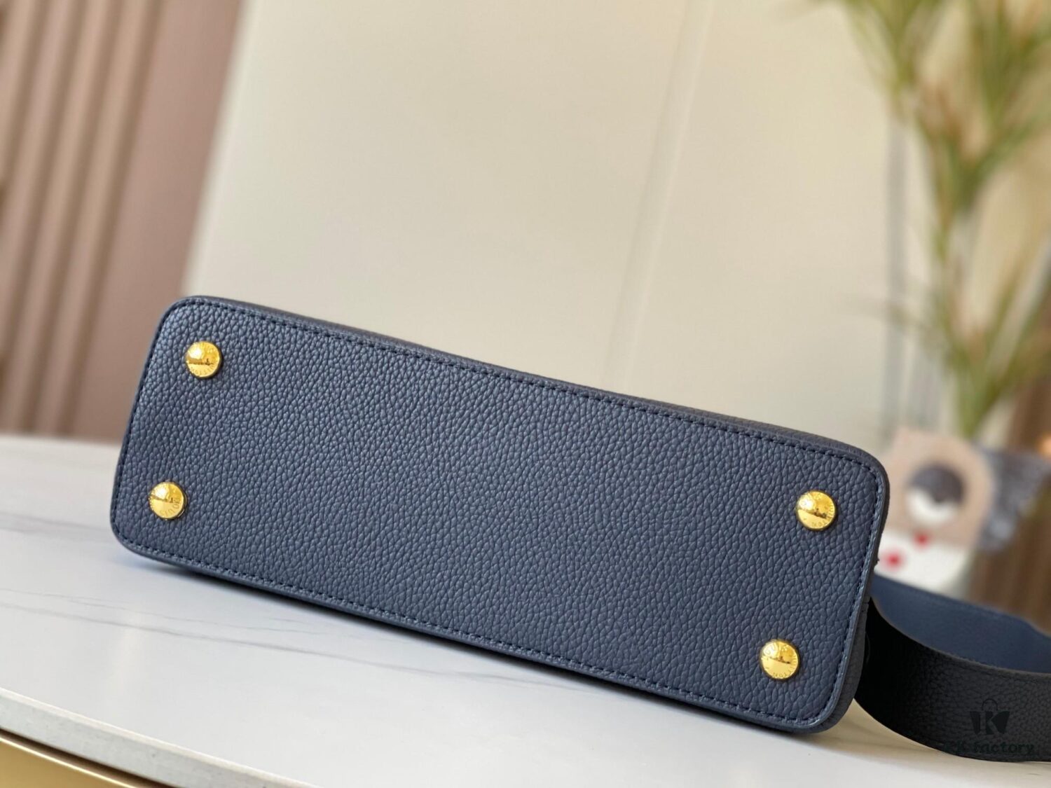 693089376e68136f4d9a8ad4 Upgraded M59209 Blue Capucines Medium Handbag