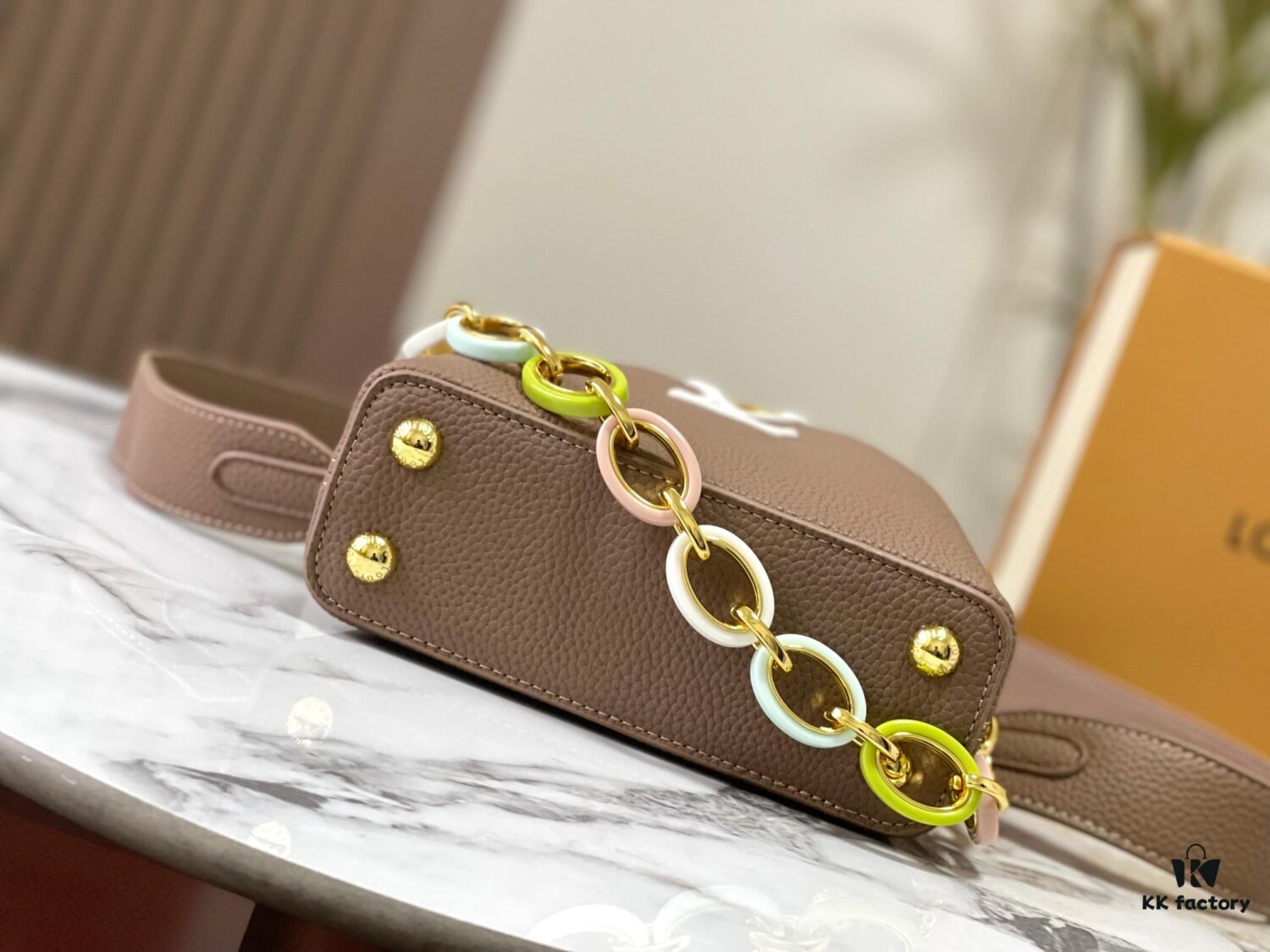 6930895d6e68136f4d9a8b10 Upgraded M21798 Brown Gold-Tone Mini Capucines Handbag