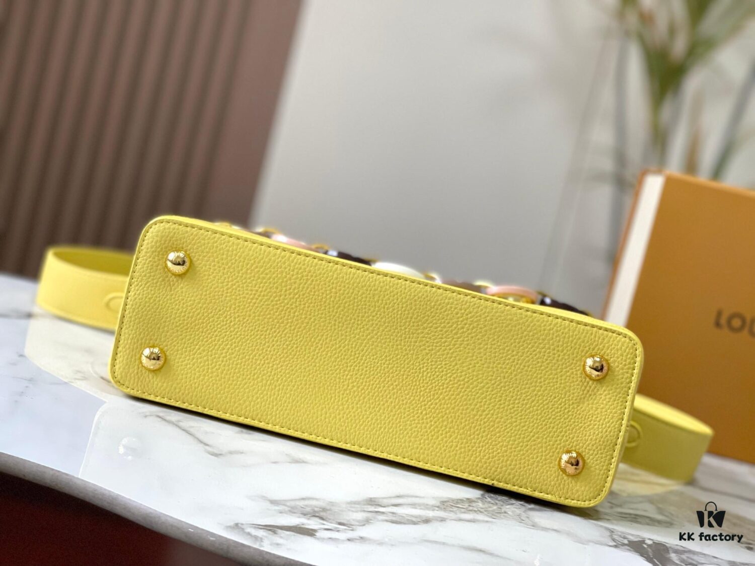 Upgraded M21652 Chick Golden Clasp