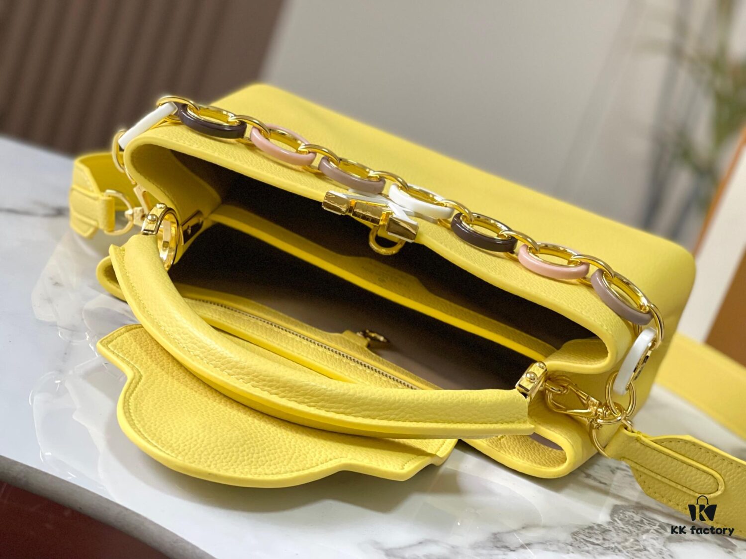 Upgraded M21652 Chick Golden Clasp