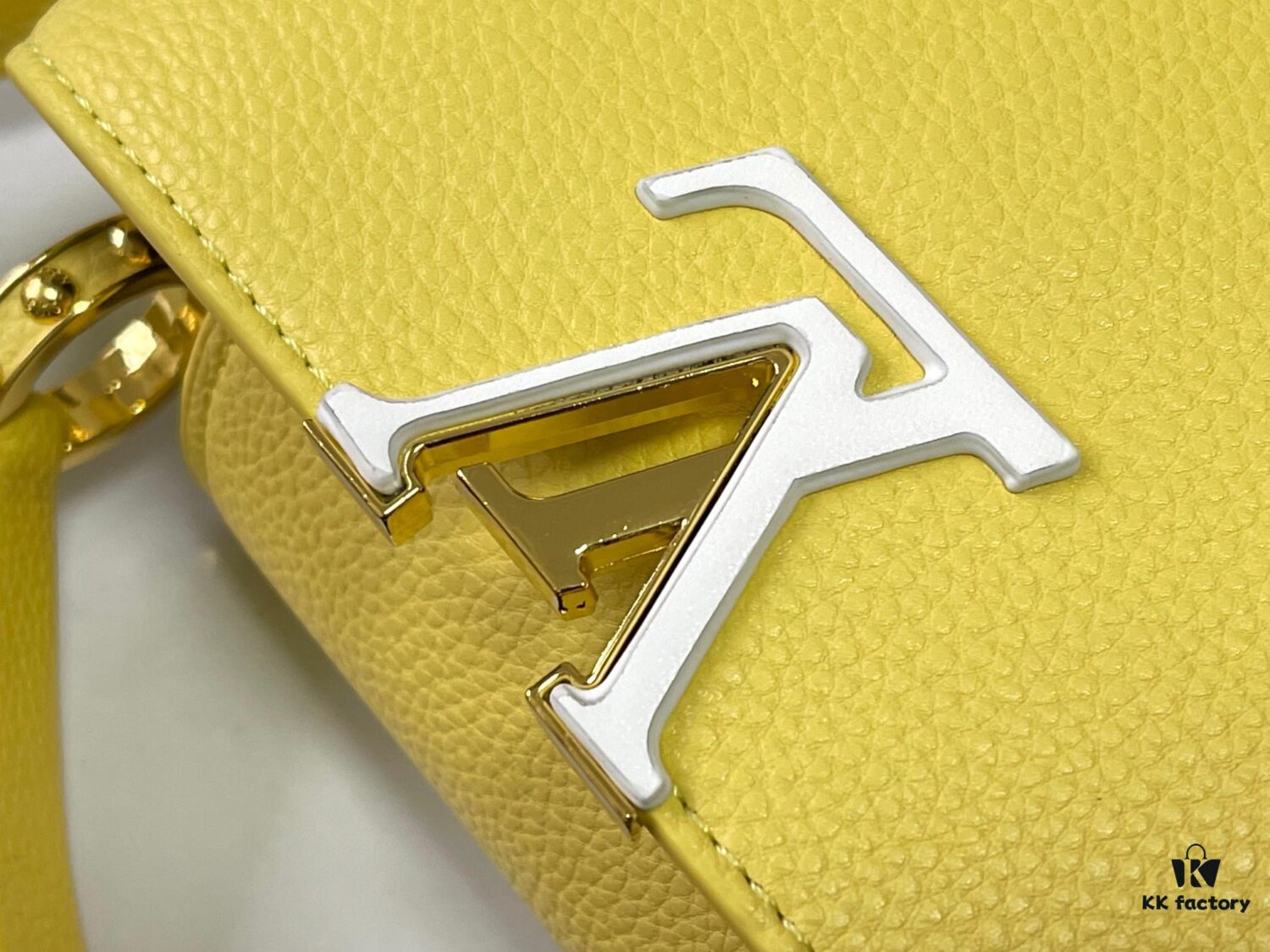 6930896b6e68136f4d9a8b24 Upgraded M21798 Chick Yellow Gold-Tone Clasp