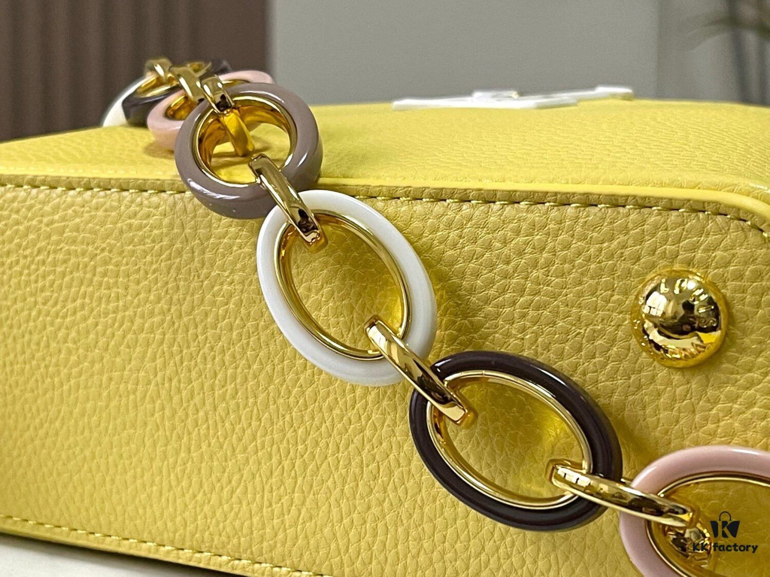 6930896d6e68136f4d9a8b27 Upgraded M21798 Chick Yellow Gold-Tone Clasp