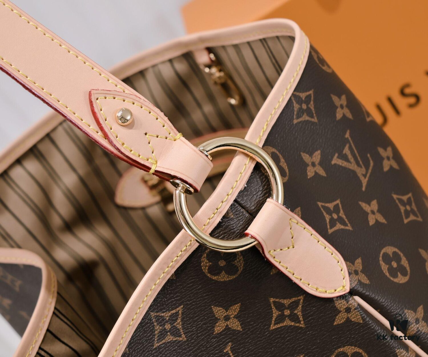 693089796e68136f4d9a8b41 Wholesale Price, New Spring-Summer Arrival: The Stylish and Elegant Calvi Tote in Damier Azur Canvas Combines Office Elegance with Beachside Leisure