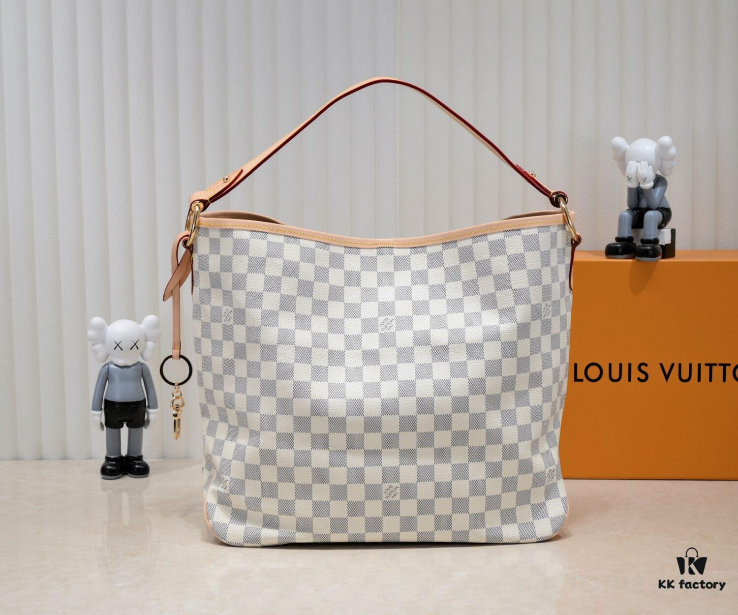 693089906e68136f4d9a8b72 Wholesale Price Summer New Arrival: Stylish Damier Azur Canvas Calvi Tote Bag in Pomegranate Red