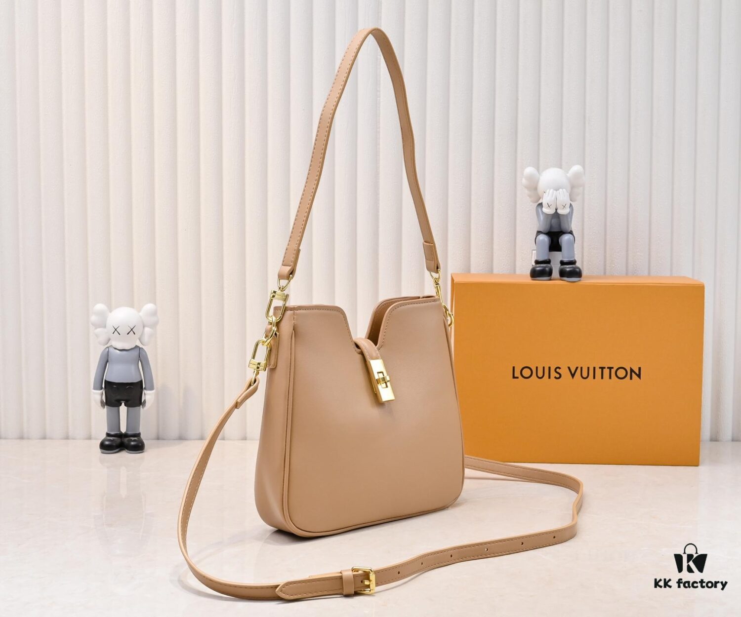 Louis Vuitton New Arrival Minimalist Elegant Design Hobo Bag Style No. 120693 119563