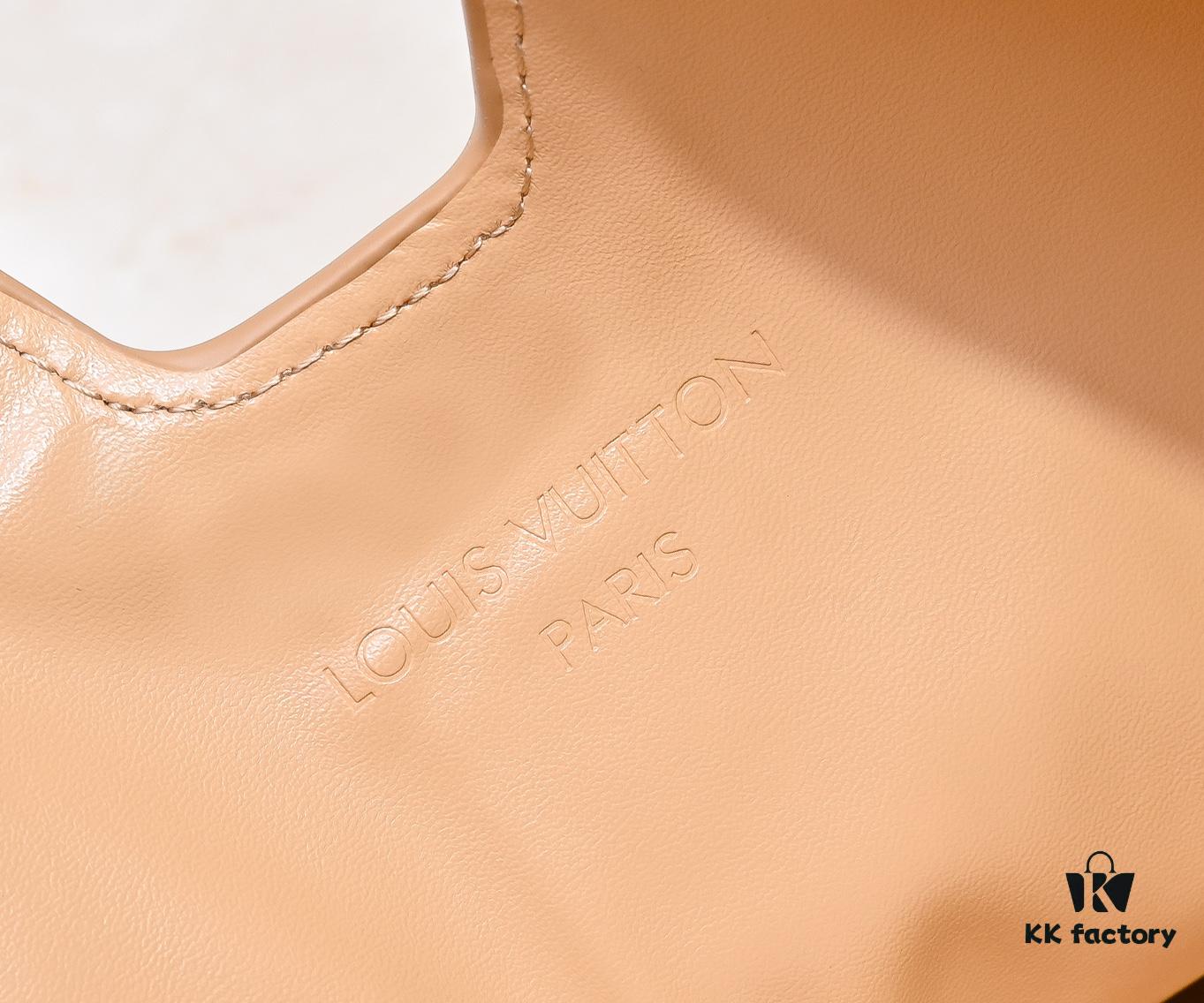 Louis Vuitton New Arrival Minimalist Elegant Design Hobo Bag Style No. 120693 119563
