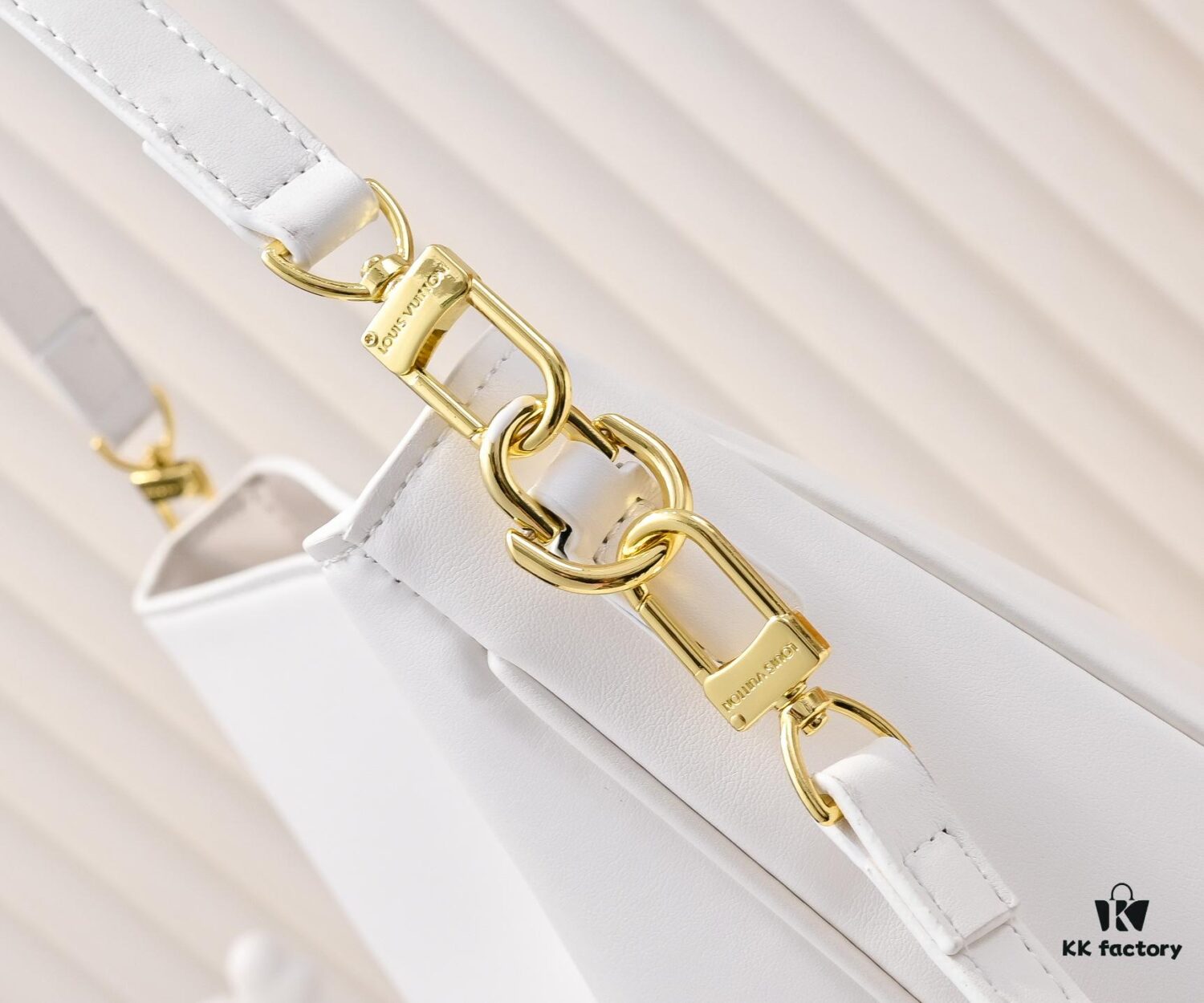 693089ab6e68136f4d9a8ba5 Louis Vuitton New Arrival Hobo Bag in Minimalist Elegance, Styles 120693 & 119563