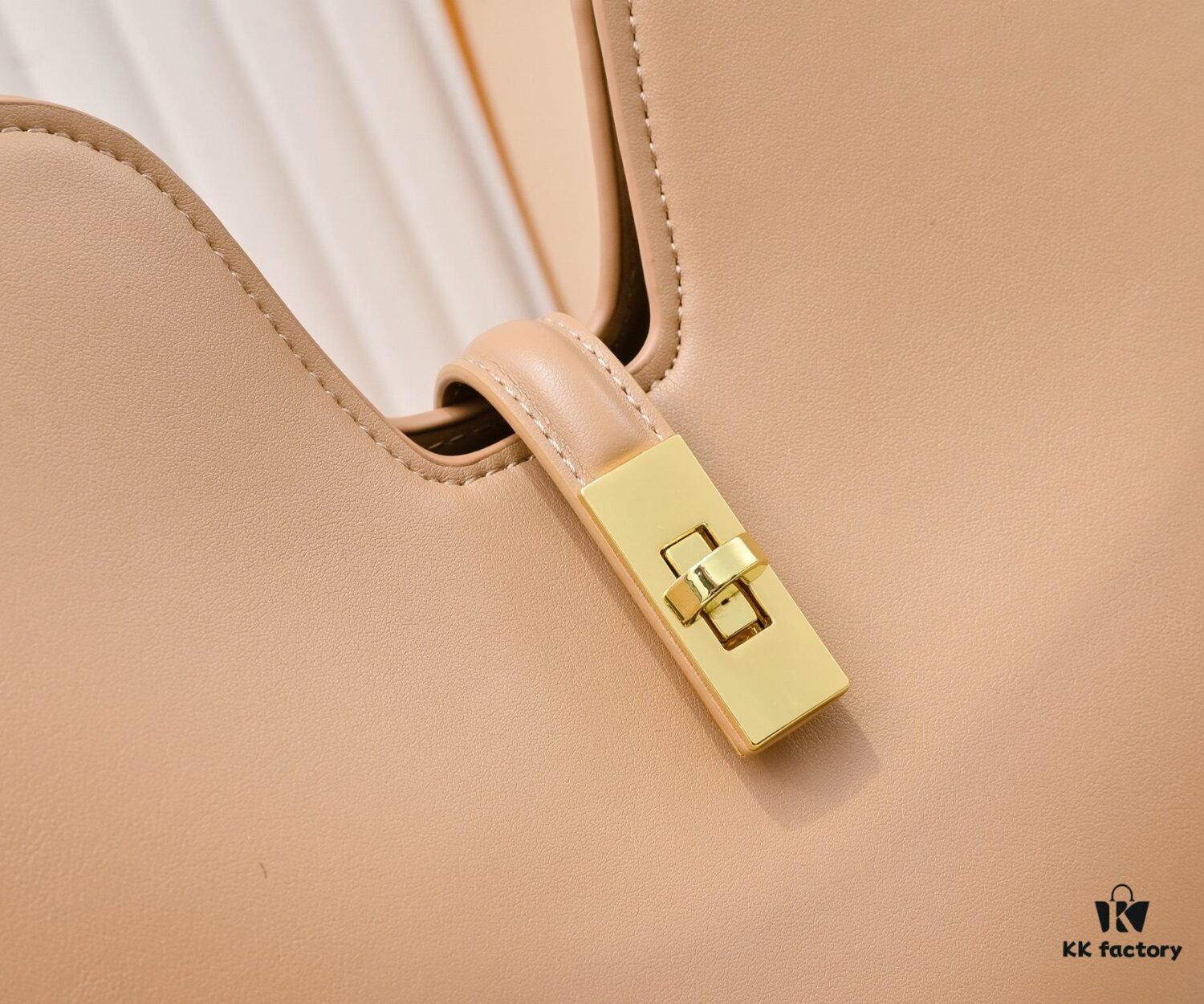 693089b06e68136f4d9a8bac Louis Vuitton New Arrival Quietly Returns to Minimalist Elegance, Style No. 120693 119563