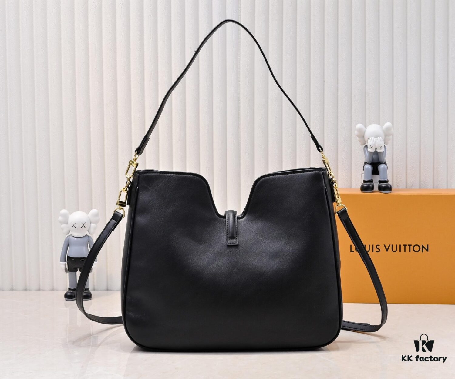 693089ba6e68136f4d9a8bbb Louis Vuitton New Arrival Quietly Returns to Minimalist Elegance, Hobo-Inspired Design with Soft Silhouette Exudes Effortless Charm