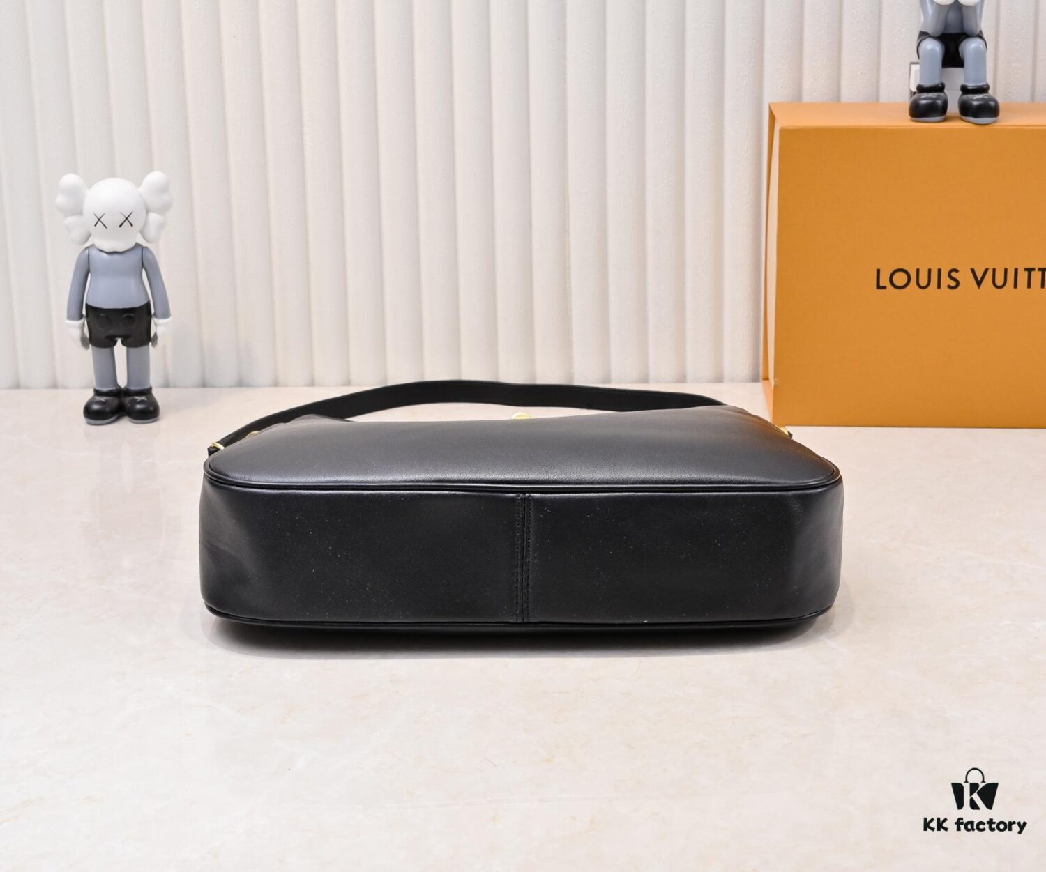 693089ba6e68136f4d9a8bbc Louis Vuitton New Arrival Quietly Returns to Minimalist Elegance, Hobo-Inspired Design with Soft Silhouette Exudes Effortless Charm