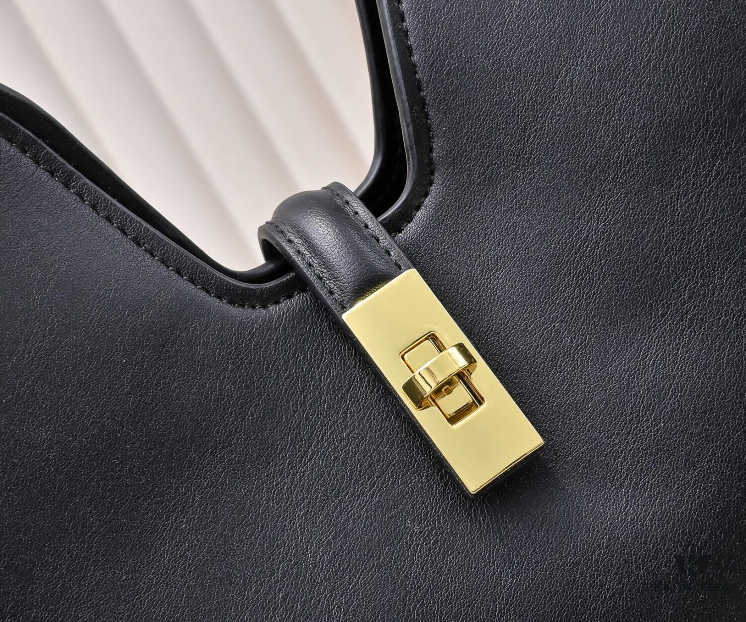 693089bb6e68136f4d9a8bbd Louis Vuitton New Arrival Quietly Returns to Minimalist Elegance, Hobo-Inspired Design with Soft Silhouette Exudes Effortless Charm