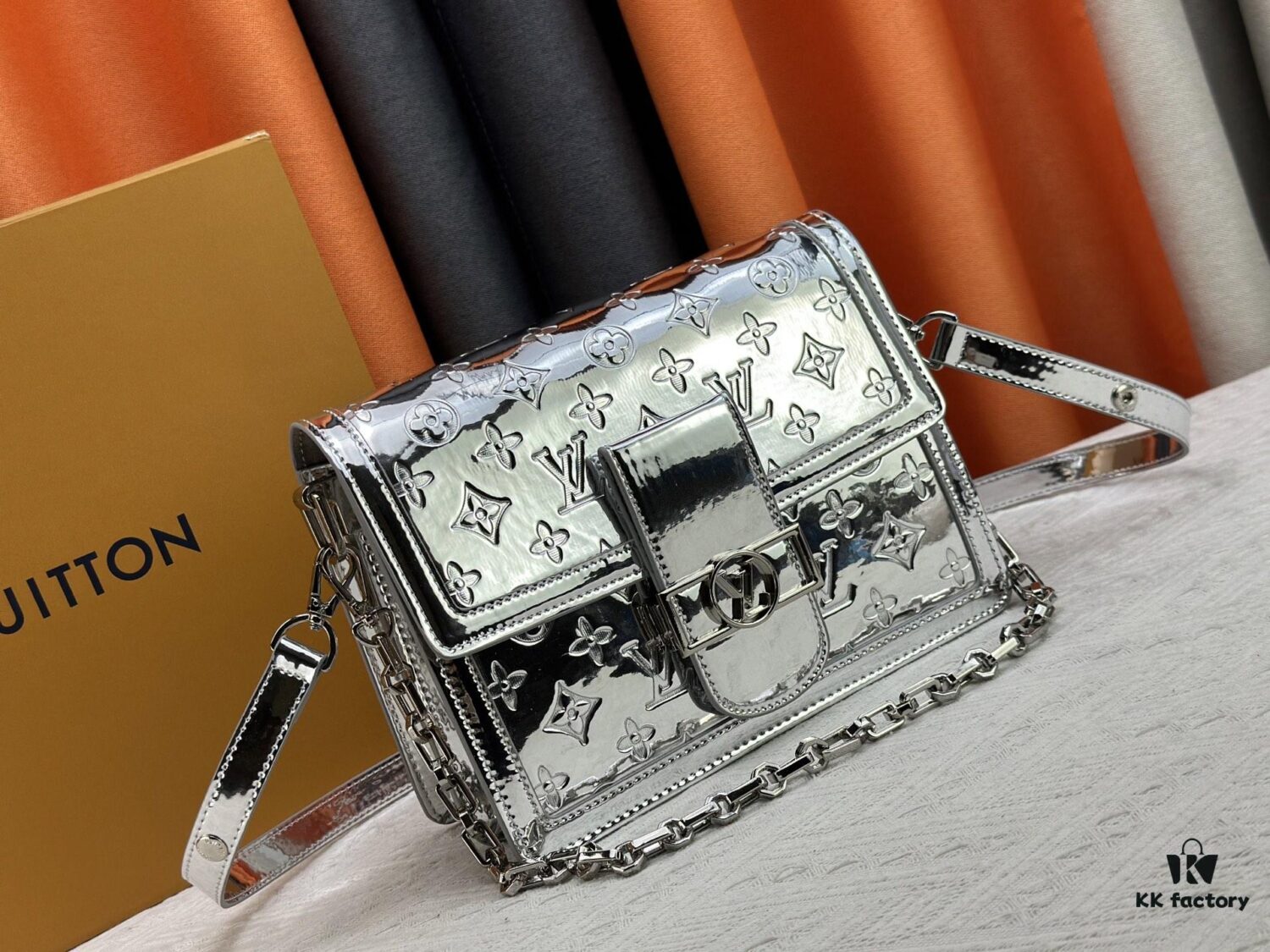 693089c46e68136f4d9a8bcd Daphne Gold Silver 💥 Louis Vuitton 2025 Spring Mailbox Bag M43599/44391/44580 Color Latest Version Shipment Métis Clutch