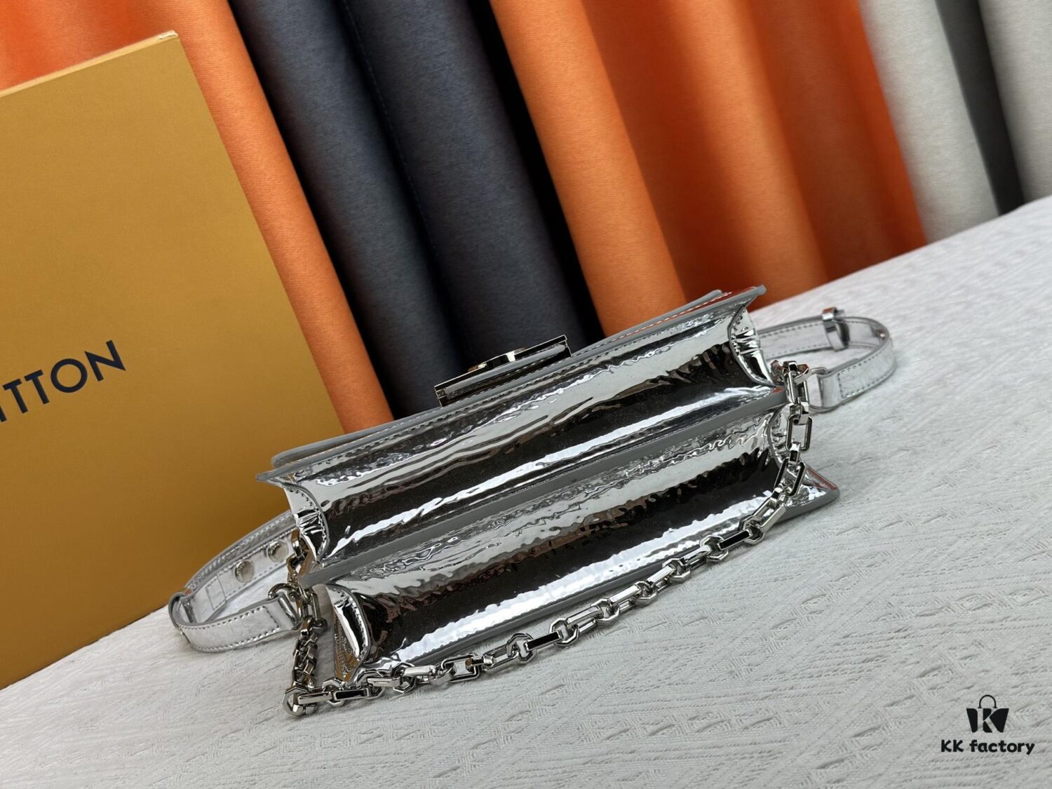 693089c56e68136f4d9a8bd0 Daphne Gold Silver 💥 Louis Vuitton 2025 Spring Mailbox Bag M43599/44391/44580 Color Latest Version Shipment Métis Clutch