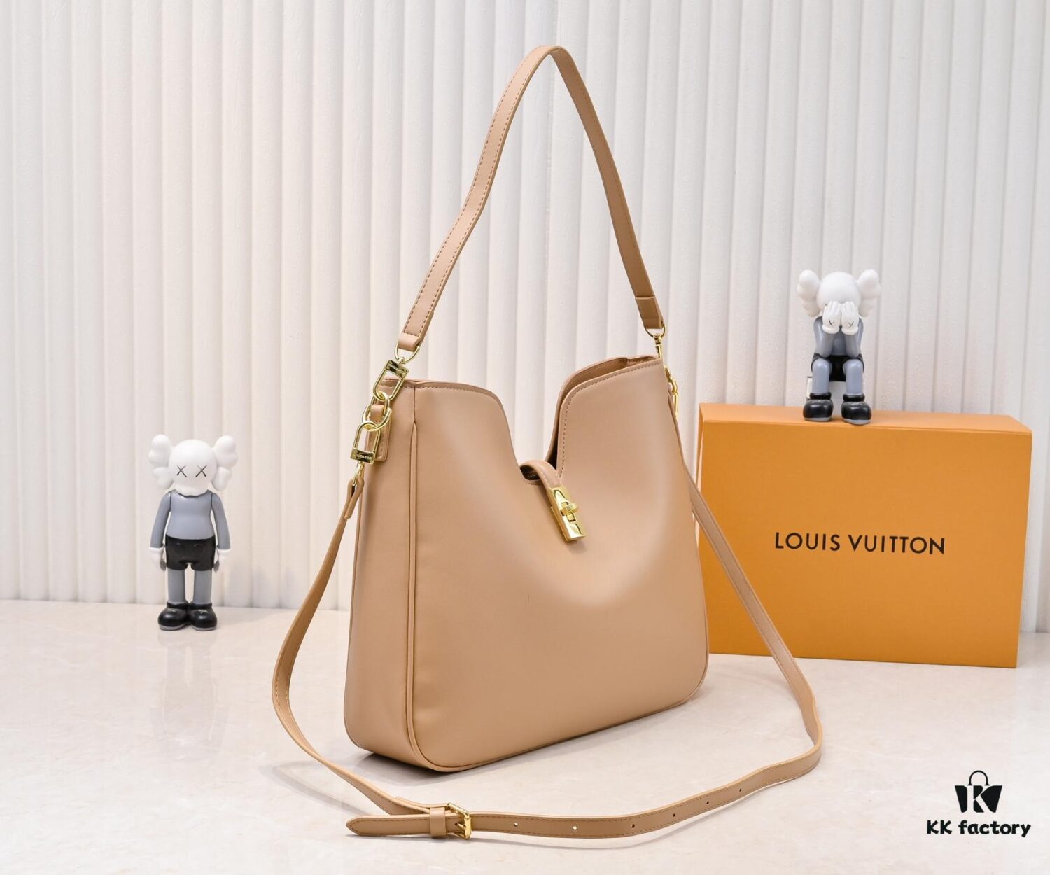69308a0b6e68136f4d9a8c56 Louis Vuitton New Arrival Quietly Returns to Minimalist Elegance, Style No. 120693 119563