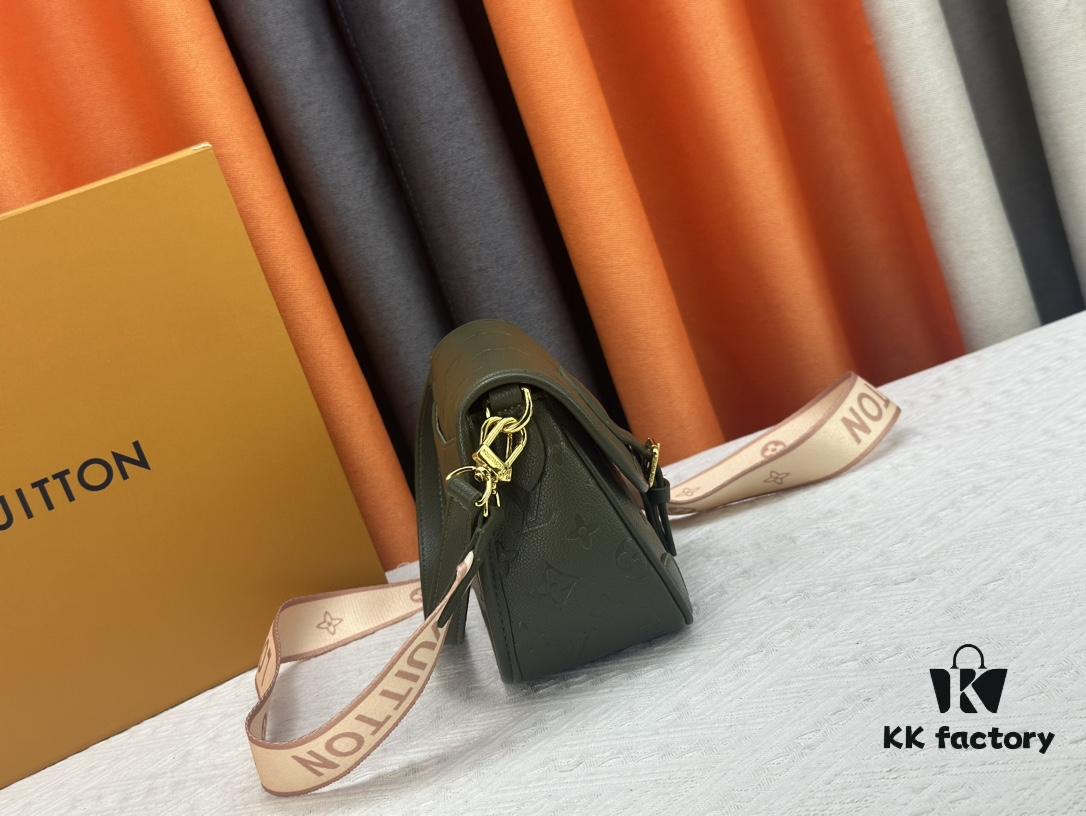 69308a266e68136f4d9a8c94 Diane Full Leather Baguette Bag Series M46386 M46388 M45985 New Arrival