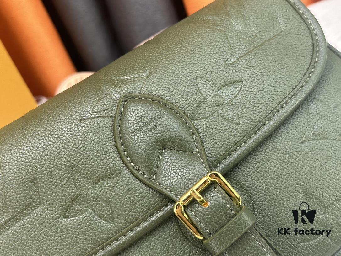 69308a286e68136f4d9a8c99 Diane Full Leather Baguette Bag Series M46386 M46388 M45985 New Arrival