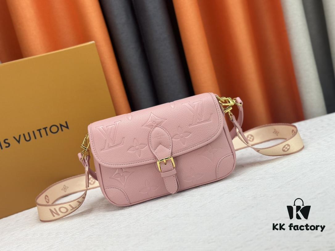 69308a286e68136f4d9a8c9a Duxianshijia Photo M46386 M46388 M45985 Full Leather Baguette Bag Series New Diane Handbag