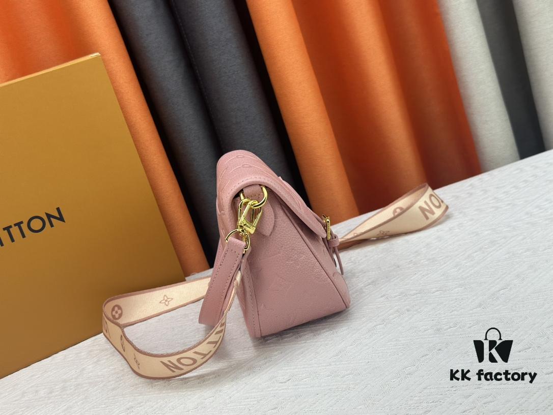 69308a2a6e68136f4d9a8c9d Duxianshijia Photo M46386 M46388 M45985 Full Leather Baguette Bag Series New Diane Handbag