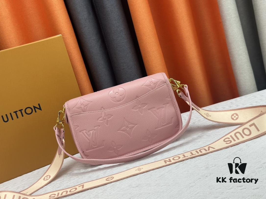69308a2a6e68136f4d9a8c9f Duxianshijia Photo M46386 M46388 M45985 Full Leather Baguette Bag Series New Diane Handbag